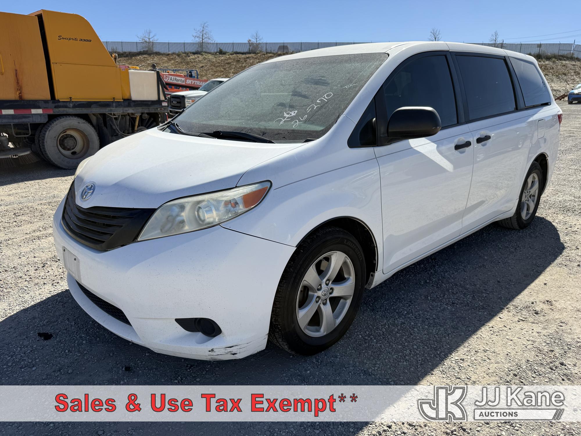 Photo of 2015 Toyota Sienna