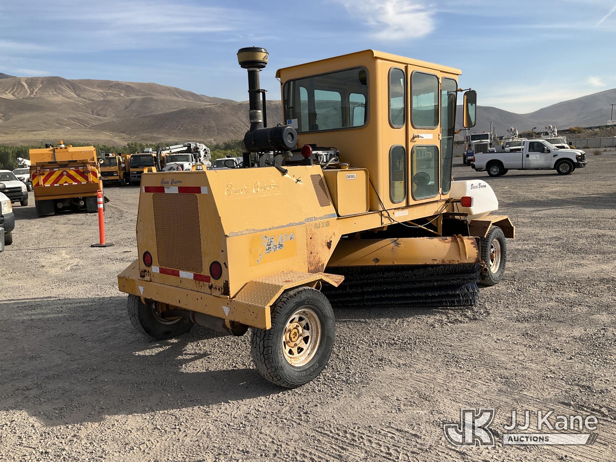 2003 Broce Broom RJ350