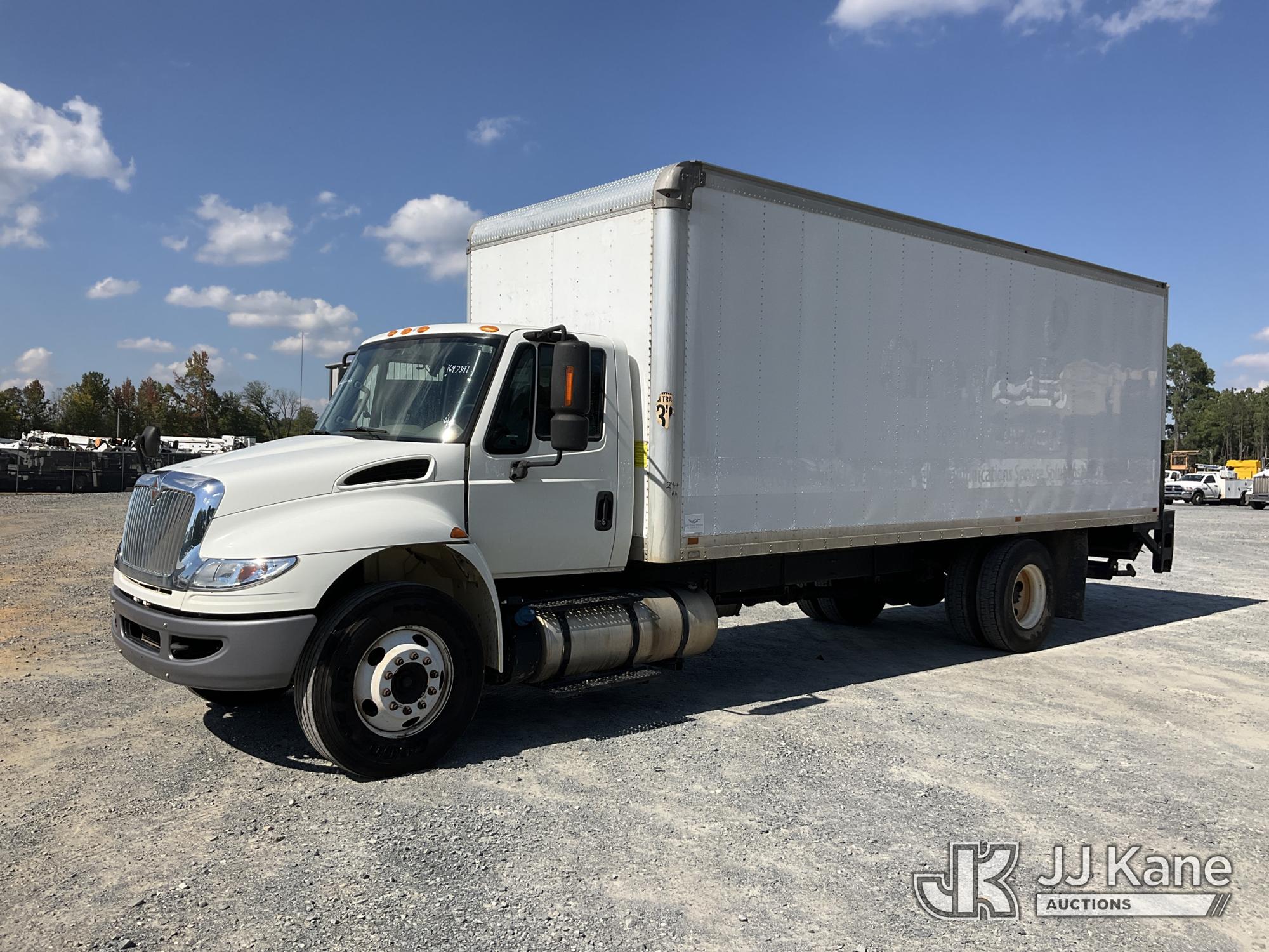 Photo of 2016 International DuraStar 4300