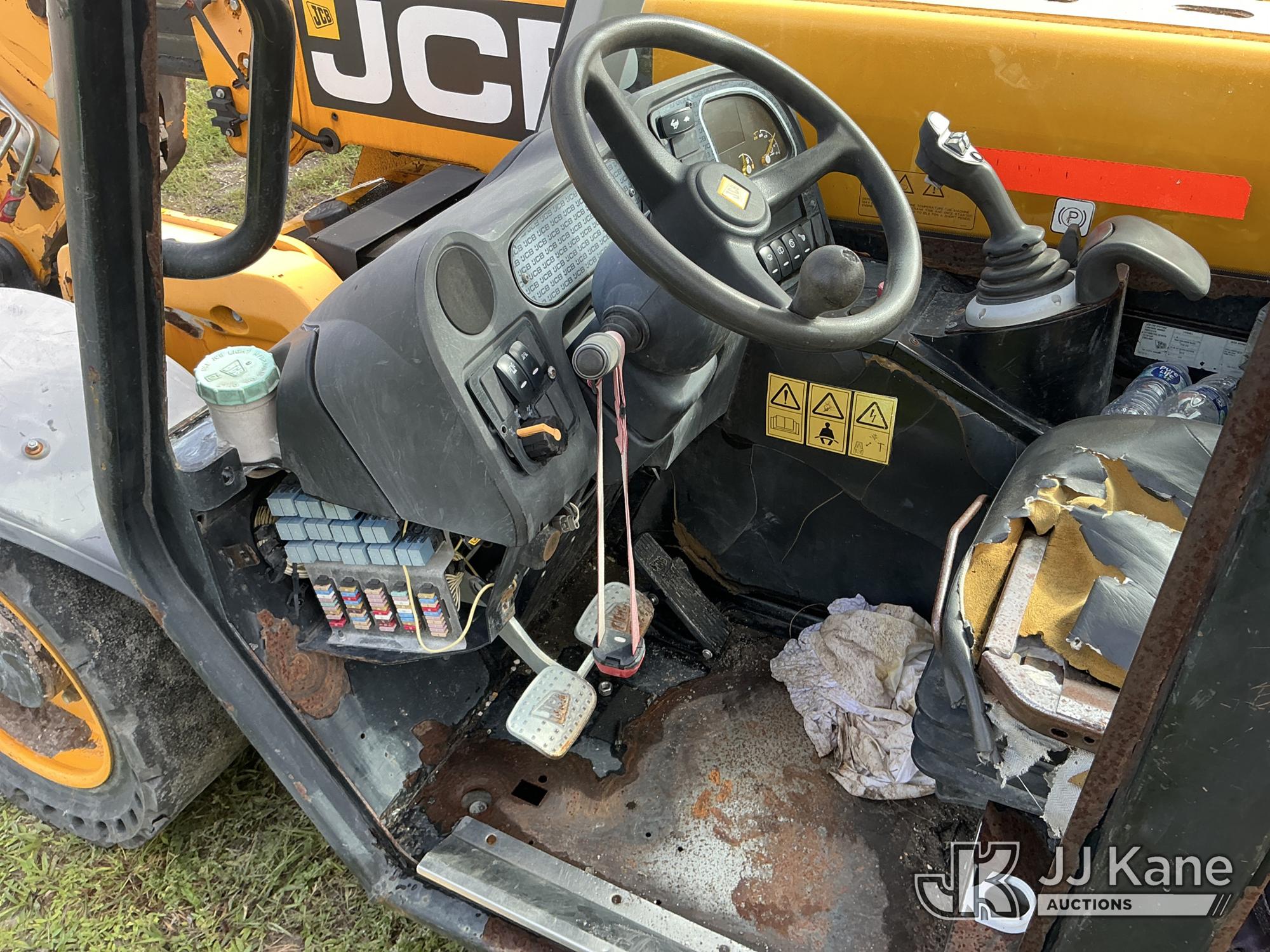 2015 JCB 525-60T4