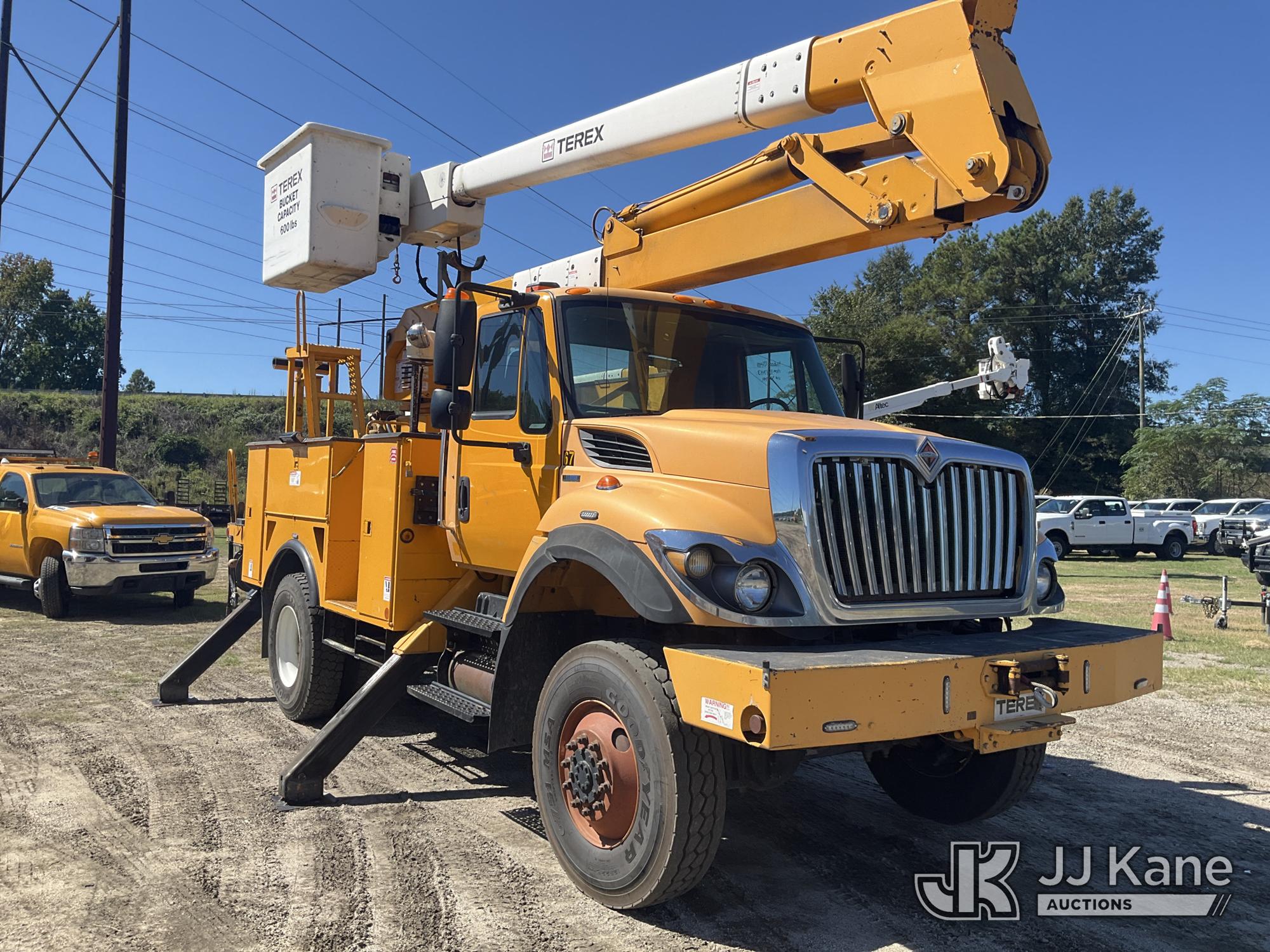 2011 International 7300 4X4