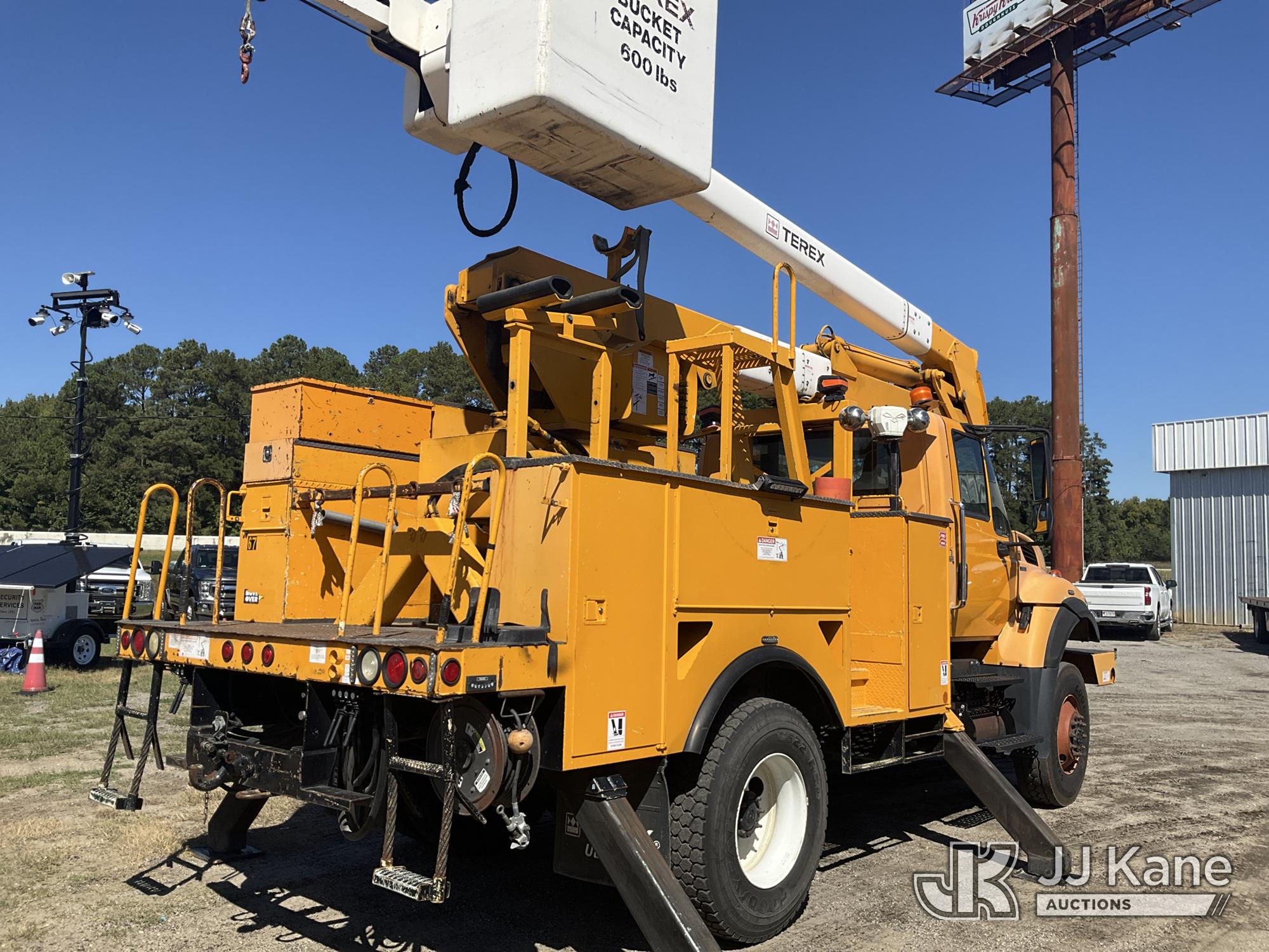 2011 International 7300 4X4