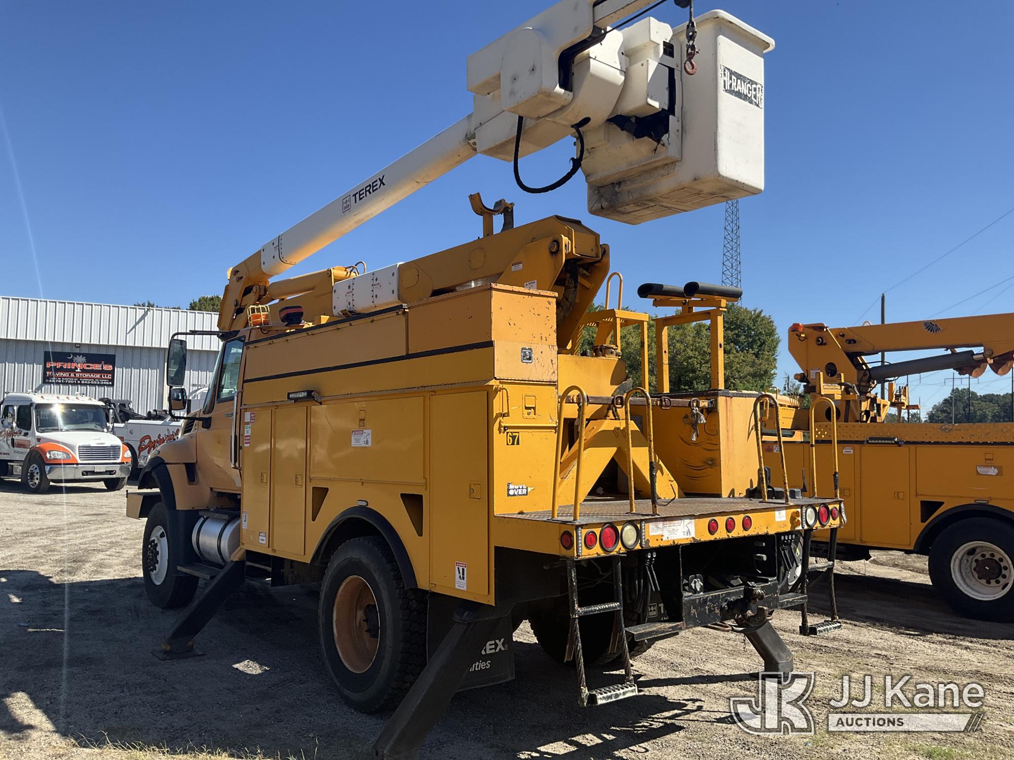2011 International 7300 4X4