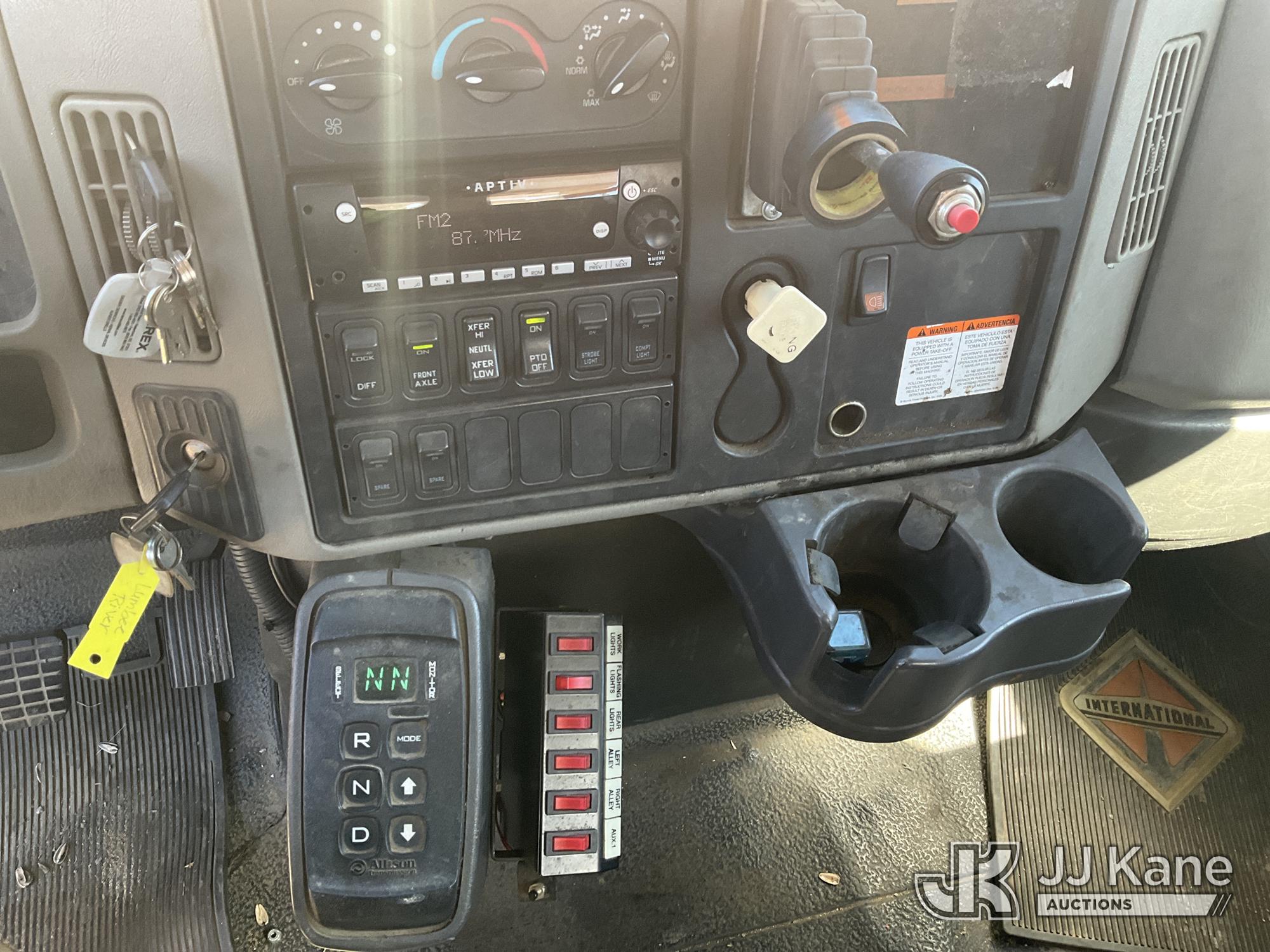 2011 International 7300 4X4