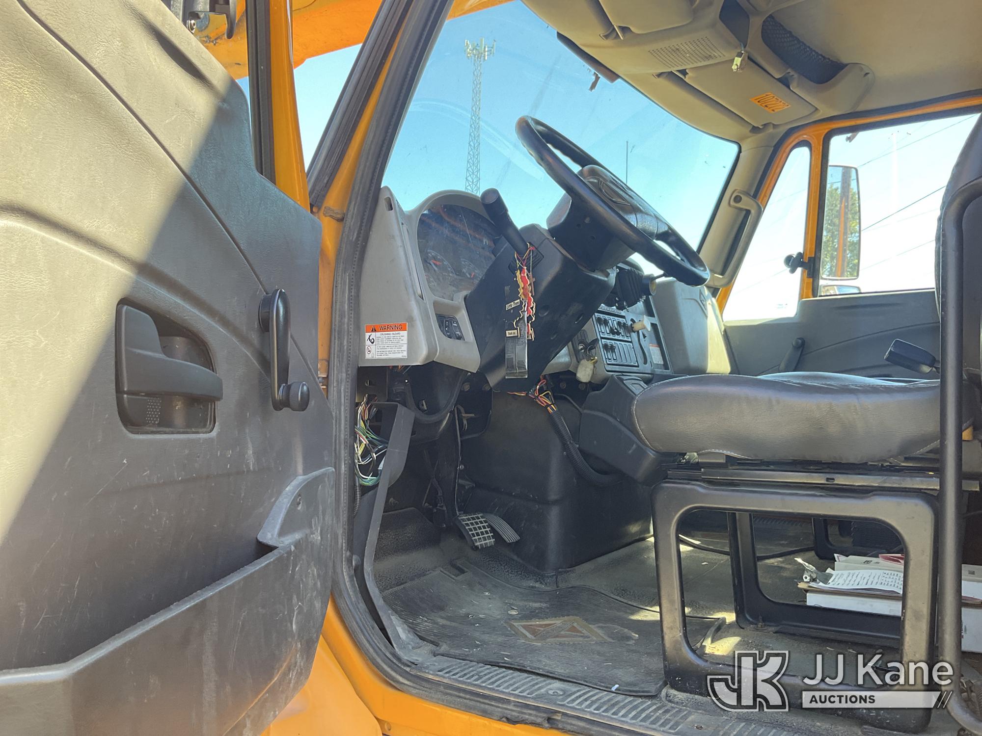 2011 International 7300 4X4