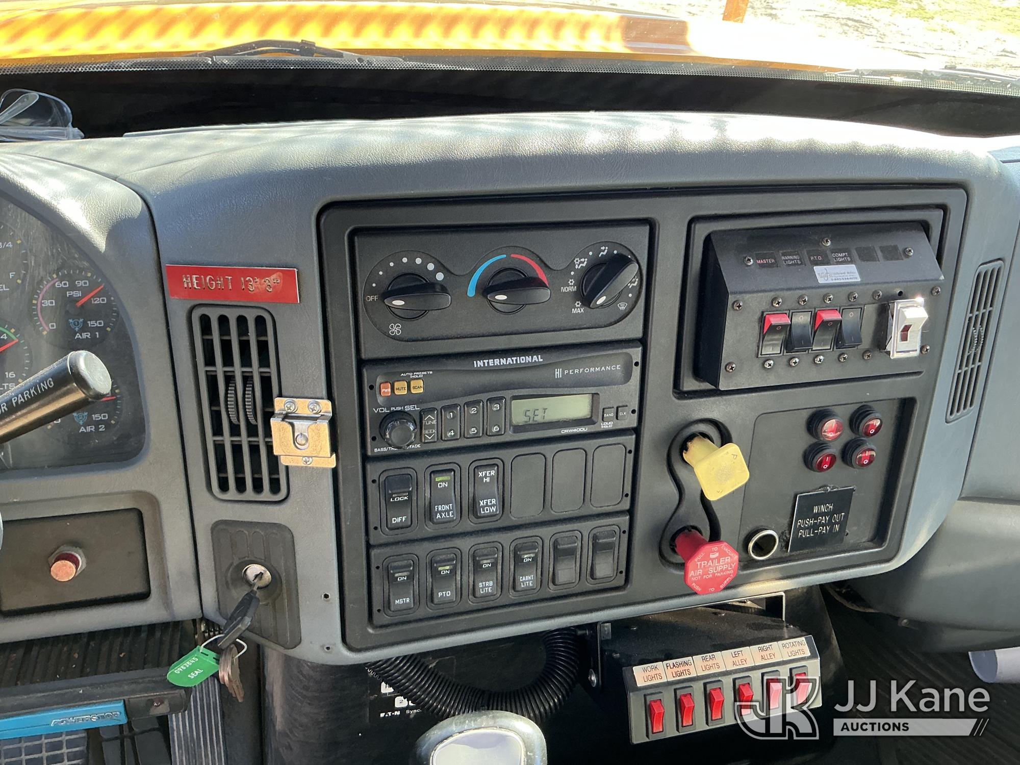 2002 International 7400 4X4