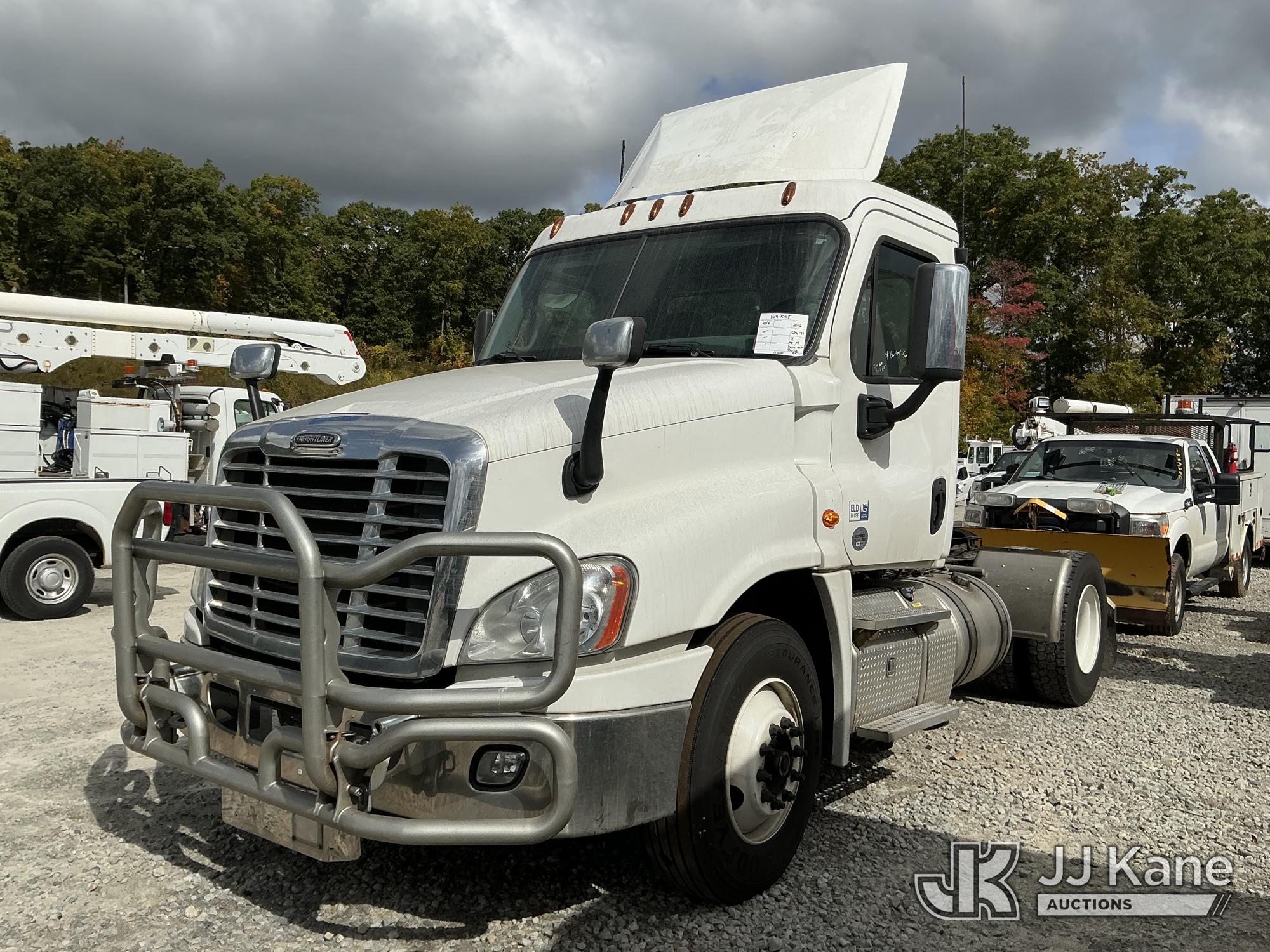 Photo of 2016 Freightliner Cascadia 125