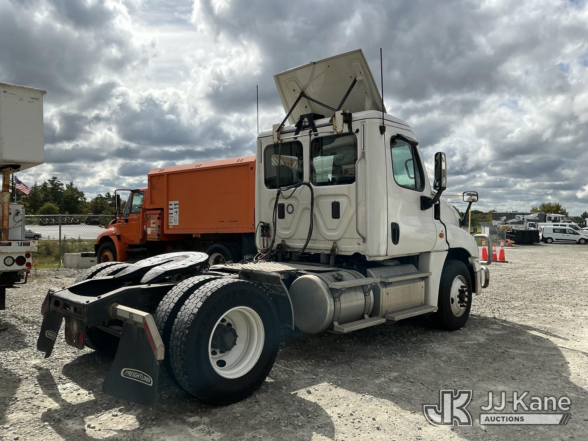 2016 Freightliner CASCADIA 125