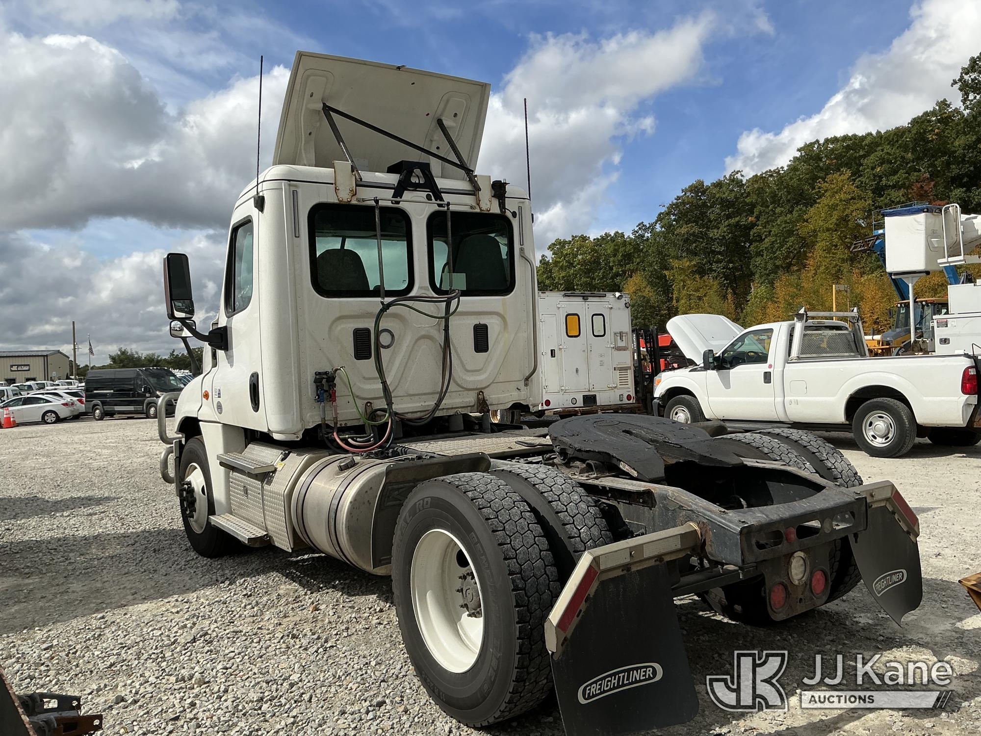 2016 Freightliner CASCADIA 125