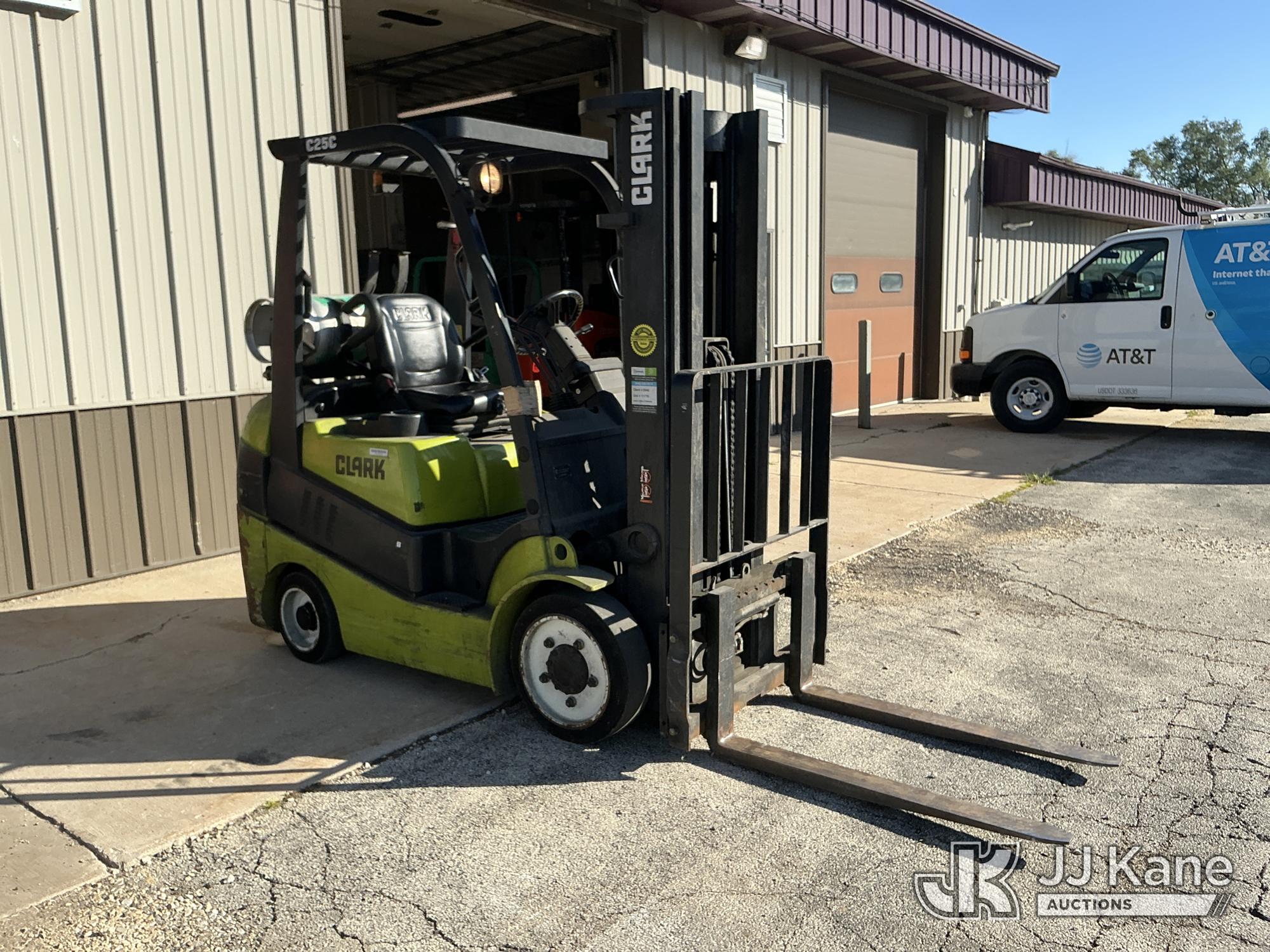 2015 Clark C25CL