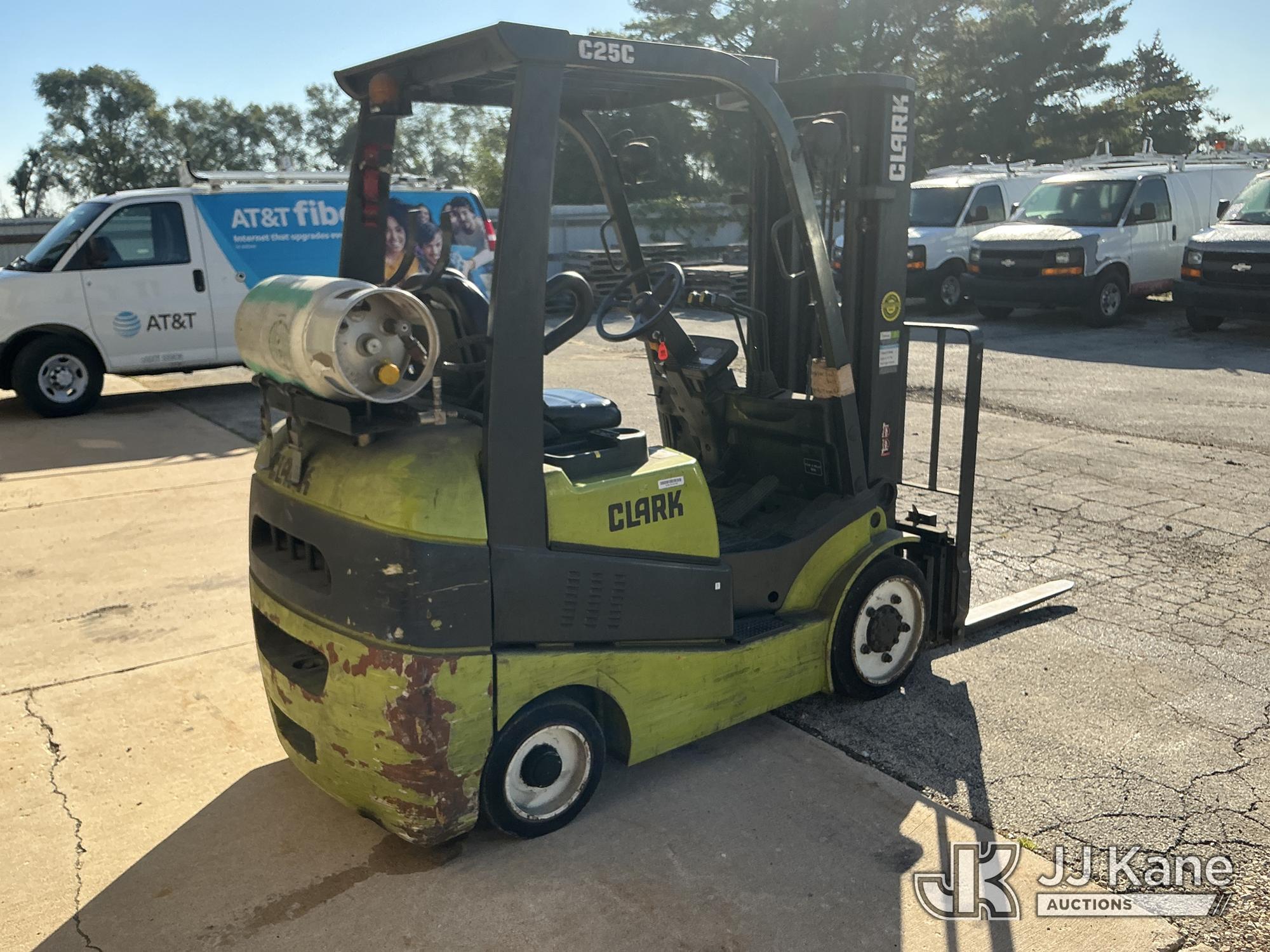 2015 Clark C25CL