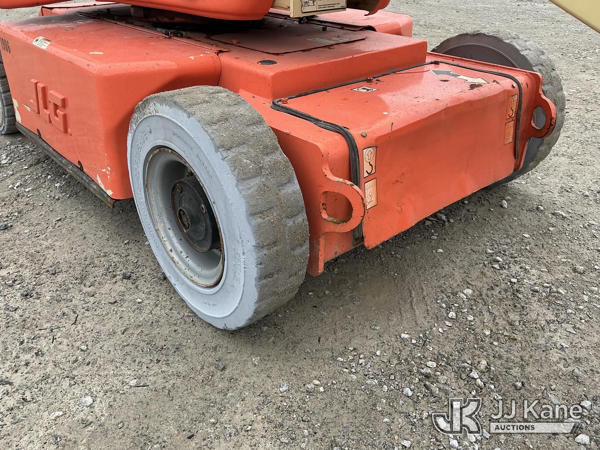 2007 JLG E400A NARROW