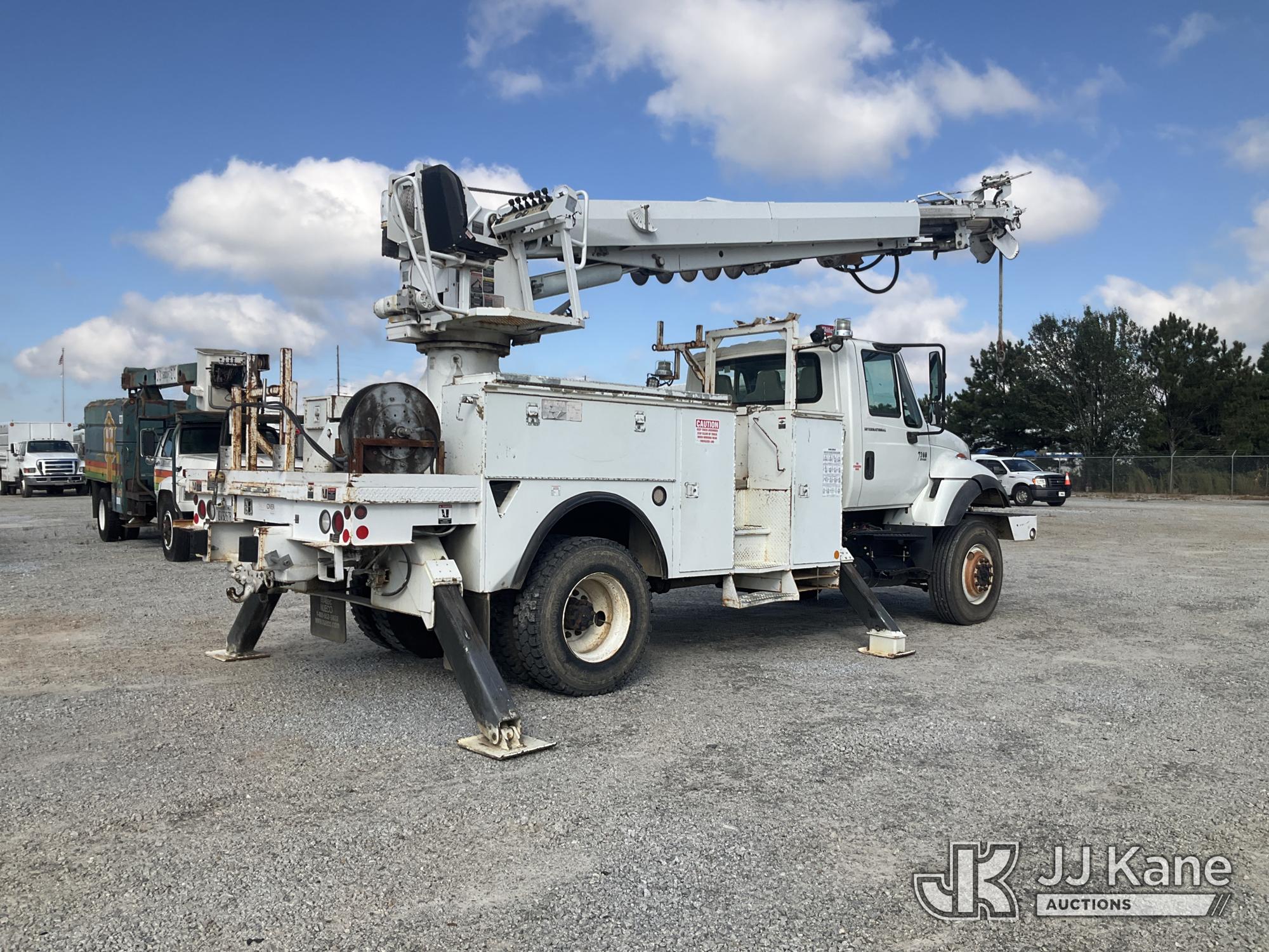 2005 International 7300 4X4