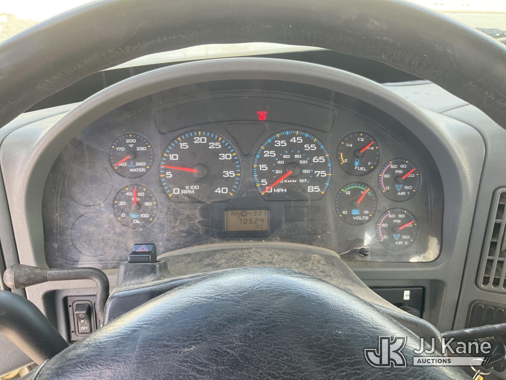 2005 International 7300 4X4
