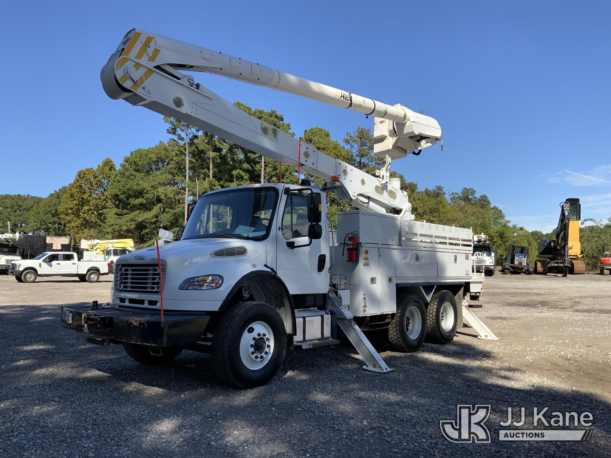 Altec AA55-MH Material Handling Bucket Truck On 2018 Freightliner M2 106 T/A Utility Truck (1647717)