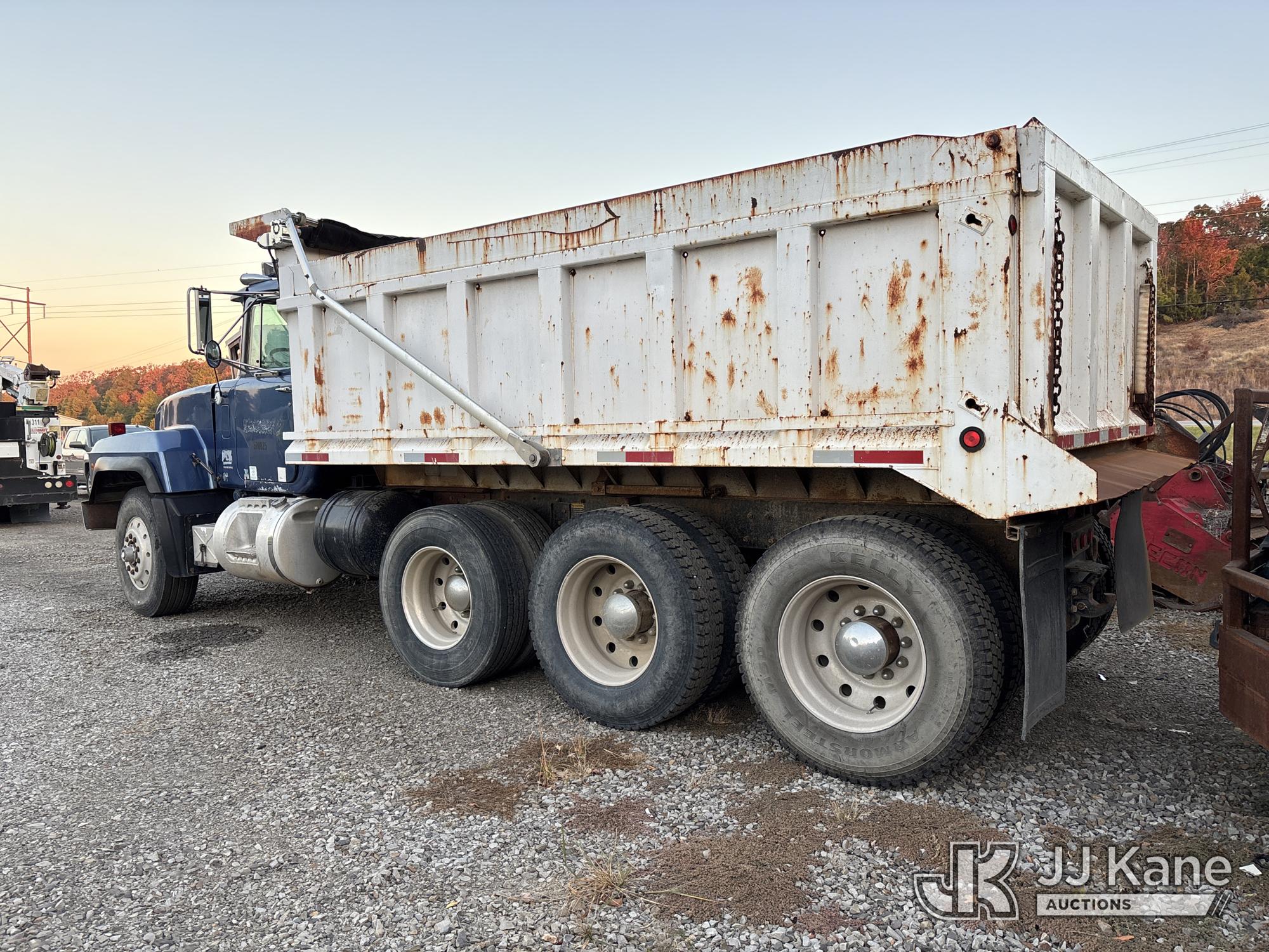 1998 Mack RD688S