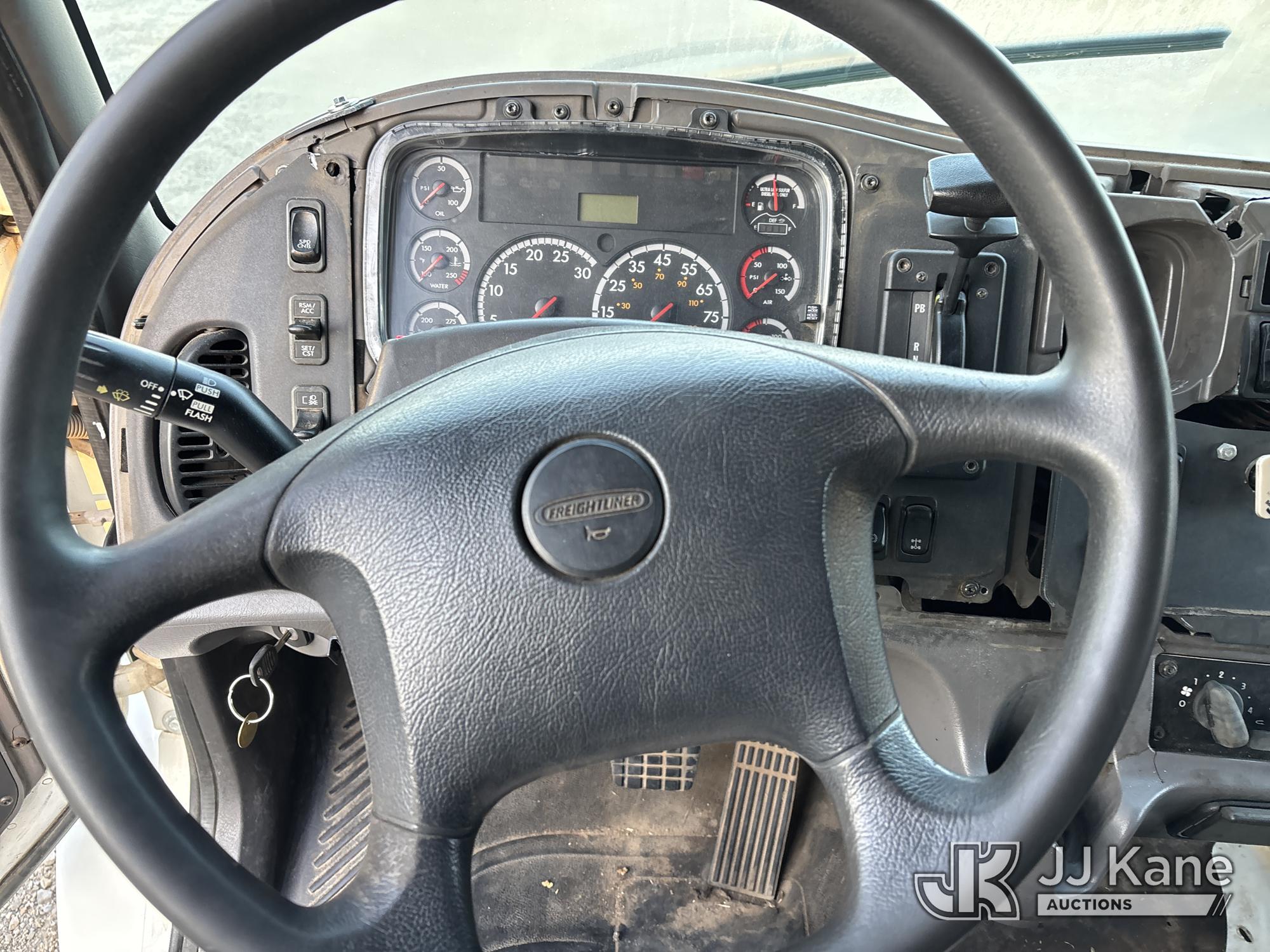 2012 Freightliner M2 106