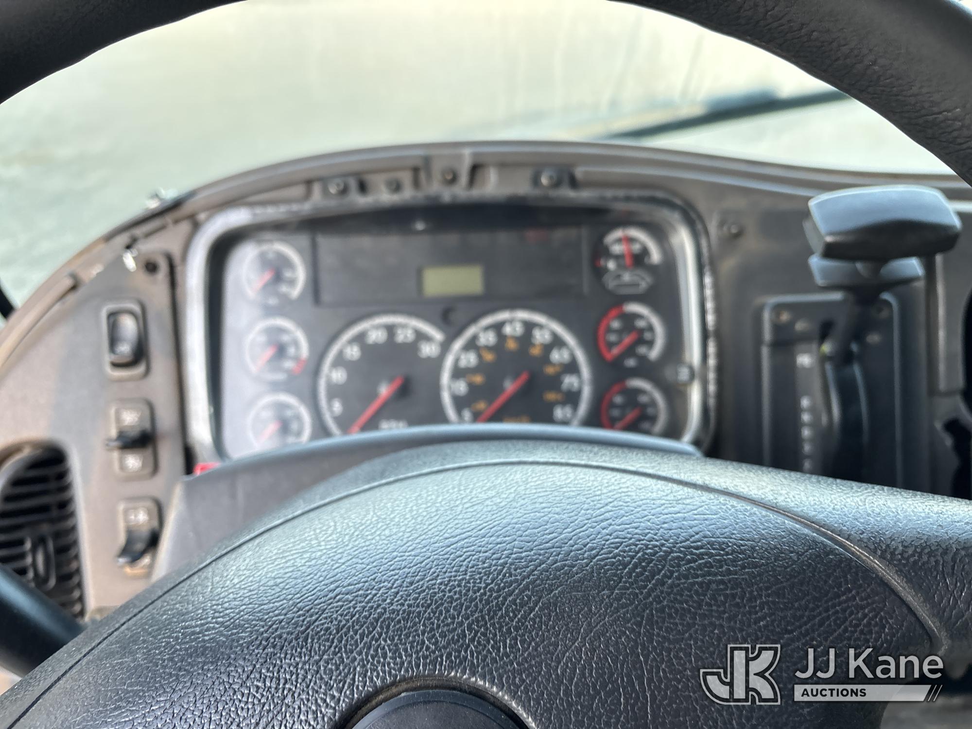 2012 Freightliner M2 106