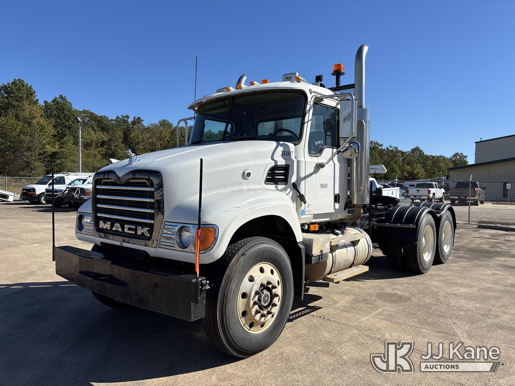 Photo of 2006 Mack CV713