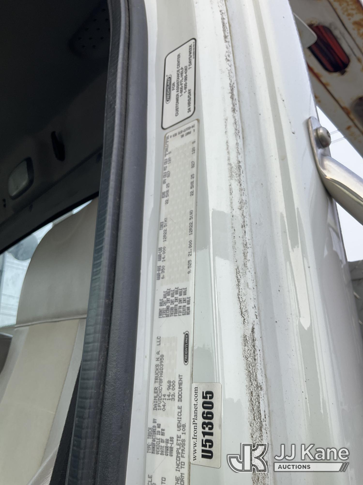 2015 Freightliner M2 106 4X4