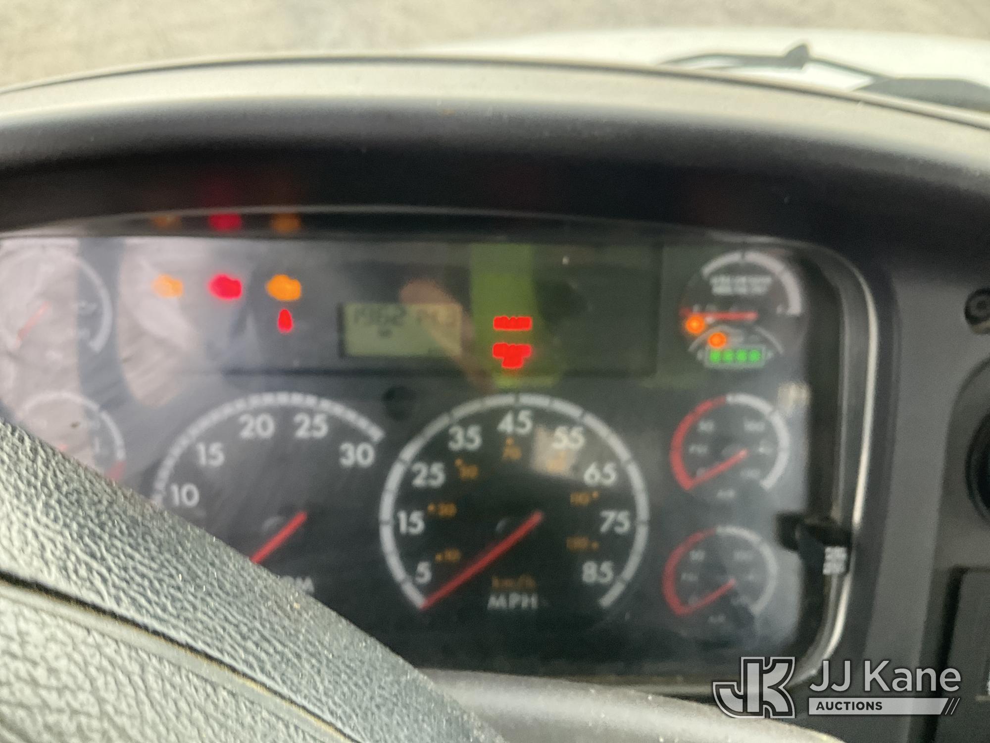 2015 Freightliner M2 106 4X4