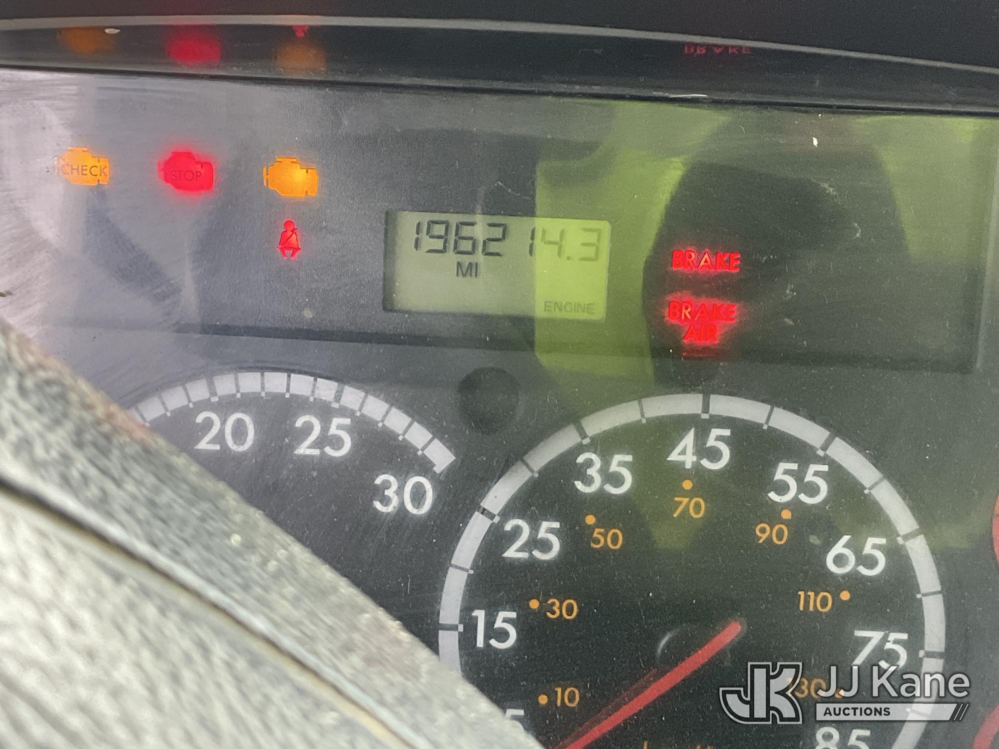 2015 Freightliner M2 106 4X4