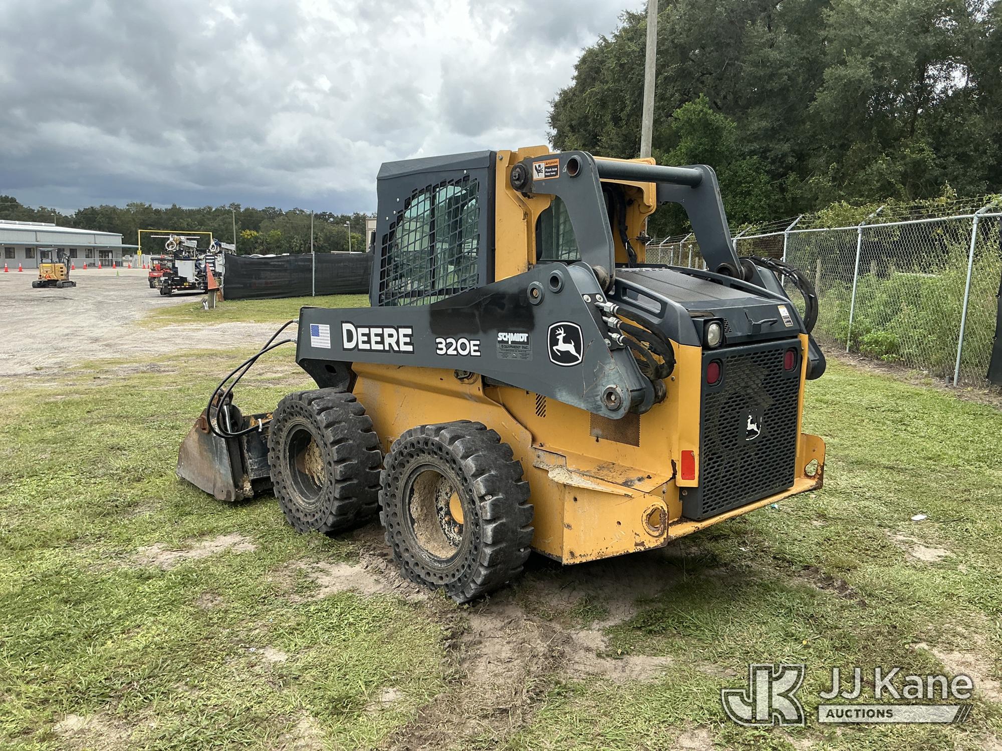 2017 John Deere 320E