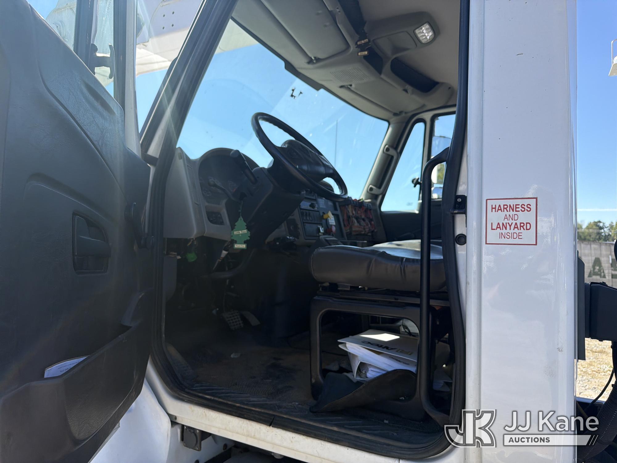 2018 International 7300 4X4