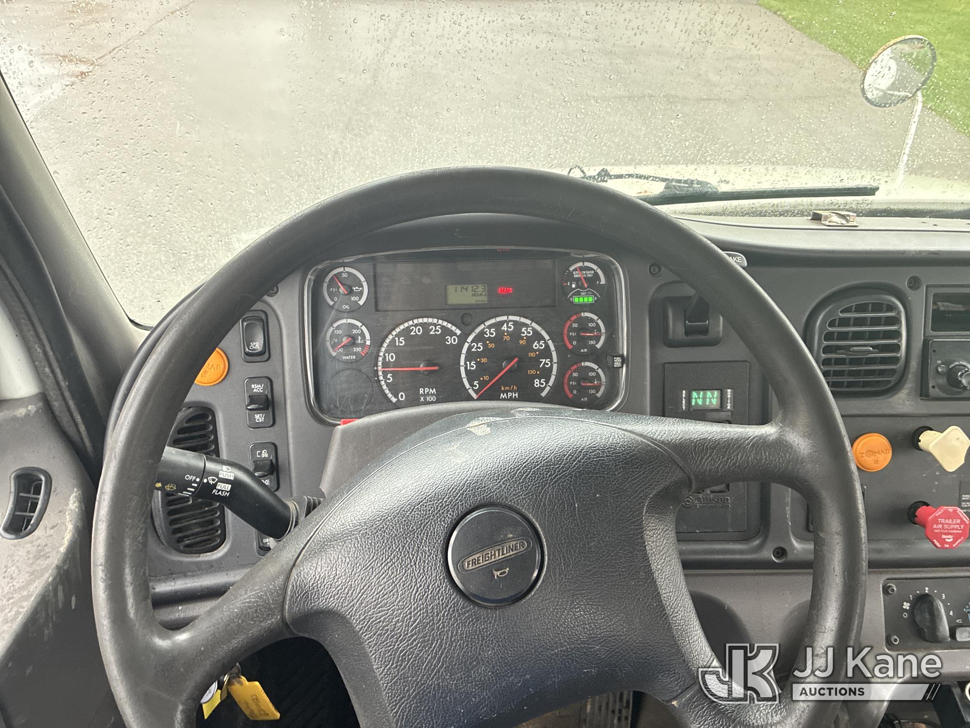 2014 Freightliner M2 106