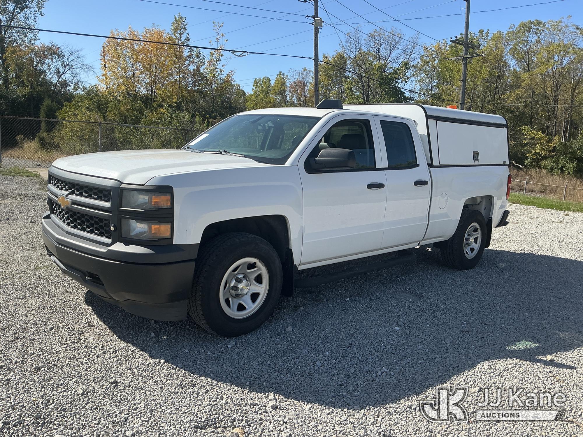 2015 Chevrolet Silverado 1500 Extended-Cab Pickup Truck (1648236)