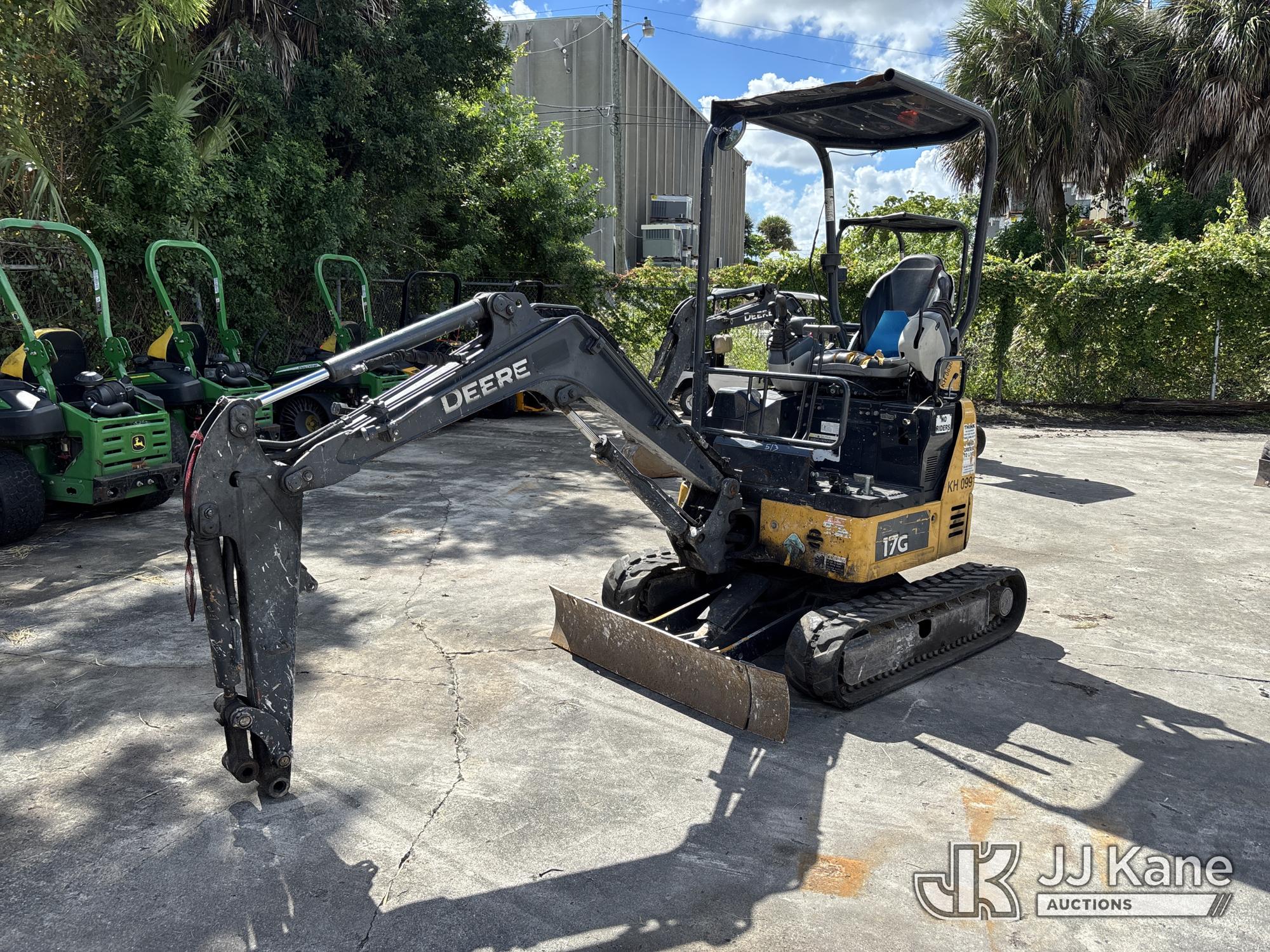 Photo of 2019 John Deere 17G