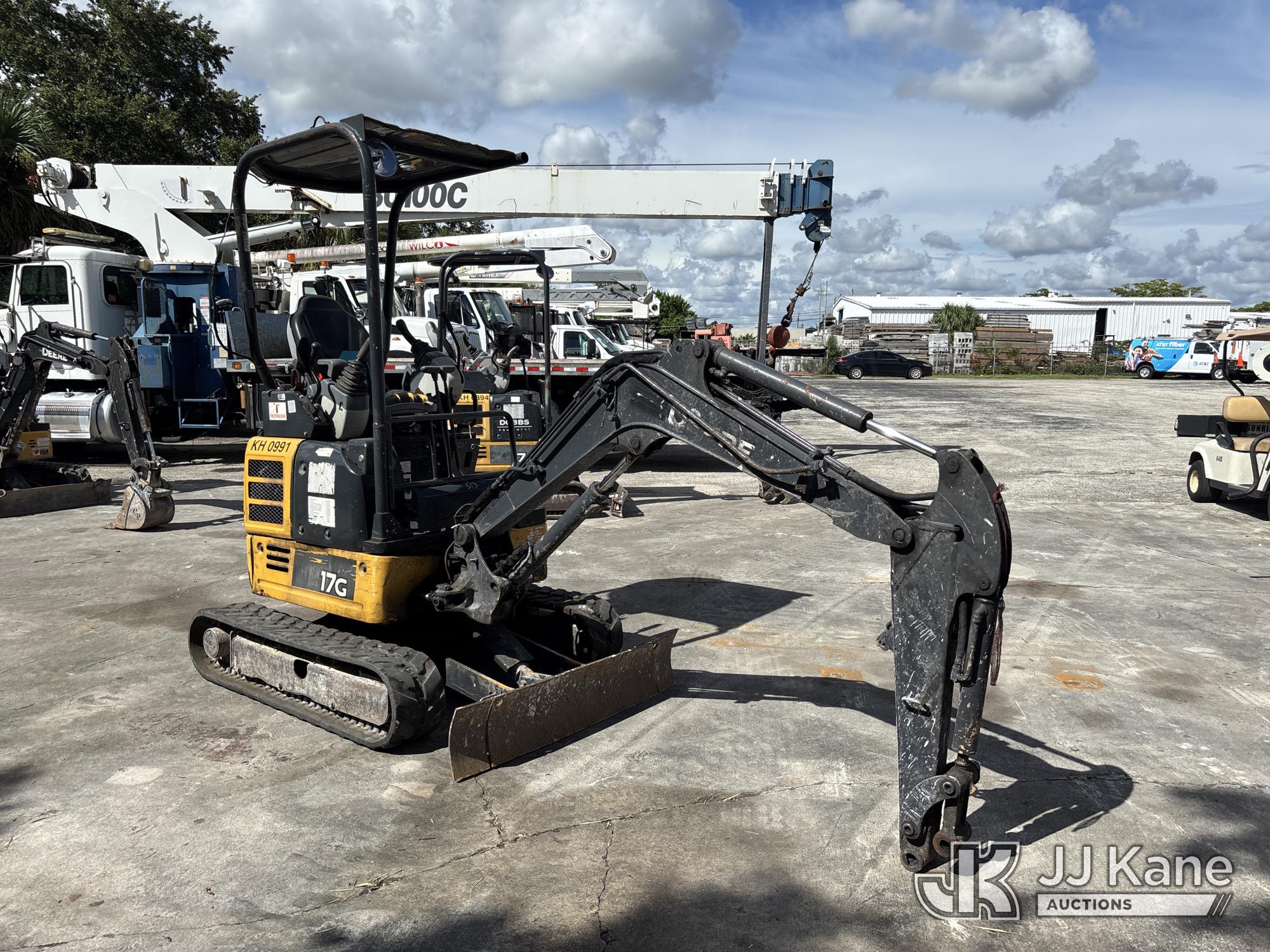 2019 John Deere 17G