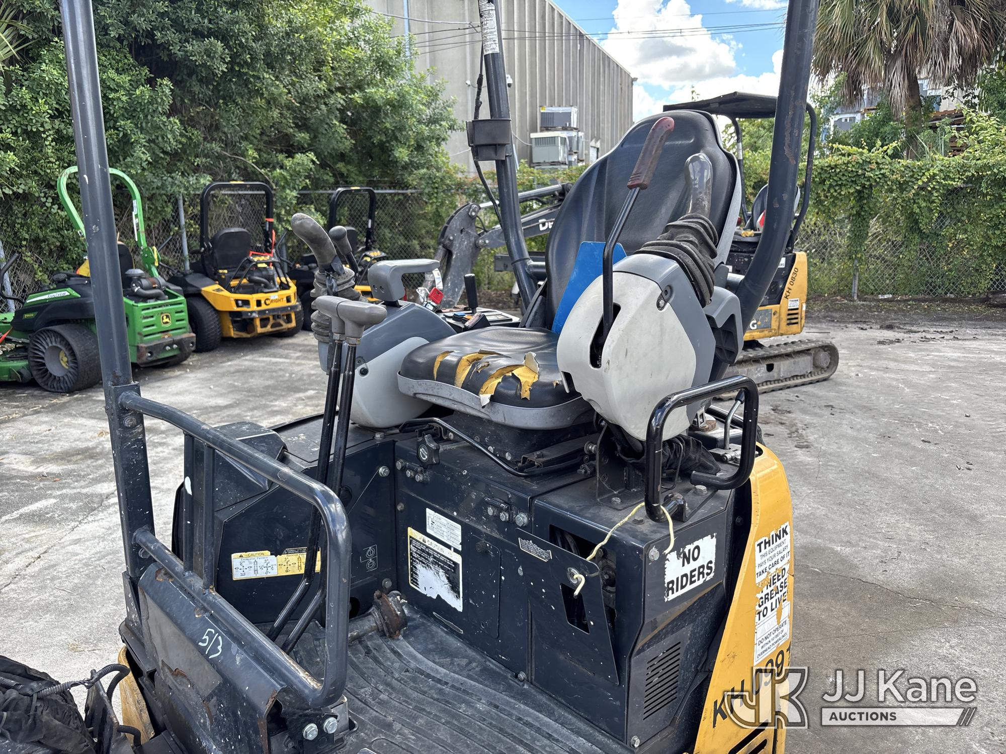 2019 John Deere 17G