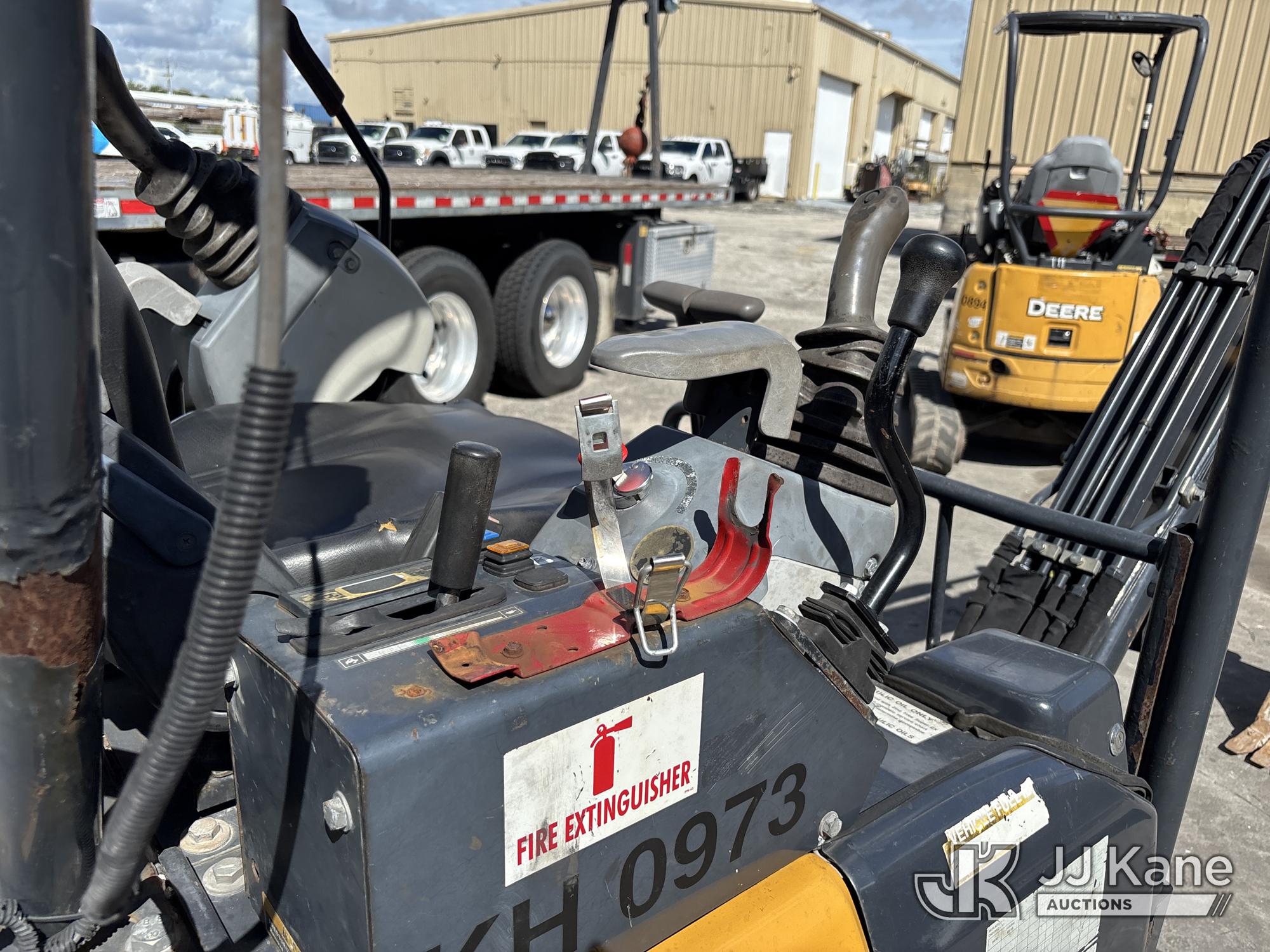 2019 John Deere 17G