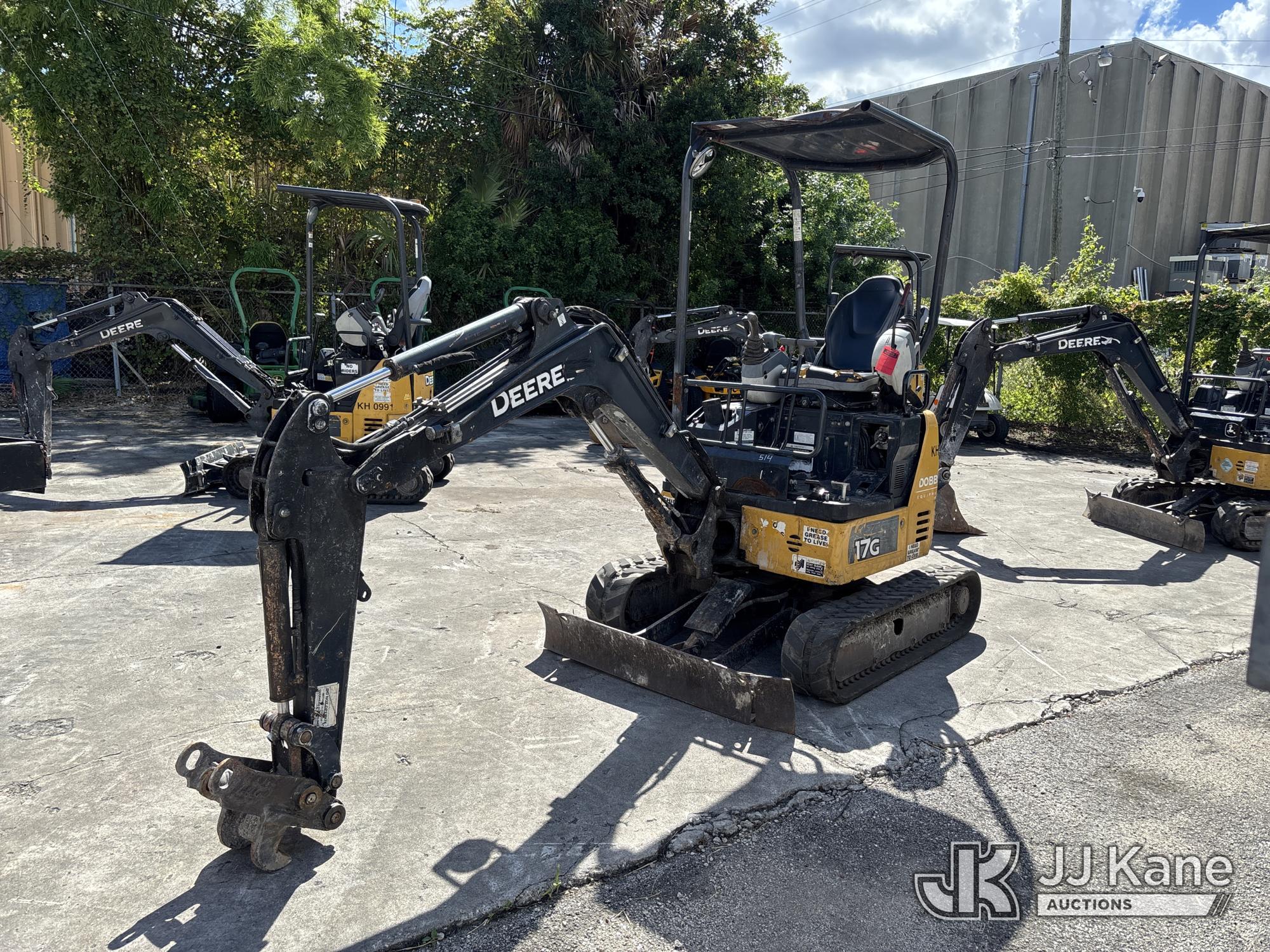 Photo of 2018 John Deere 17G