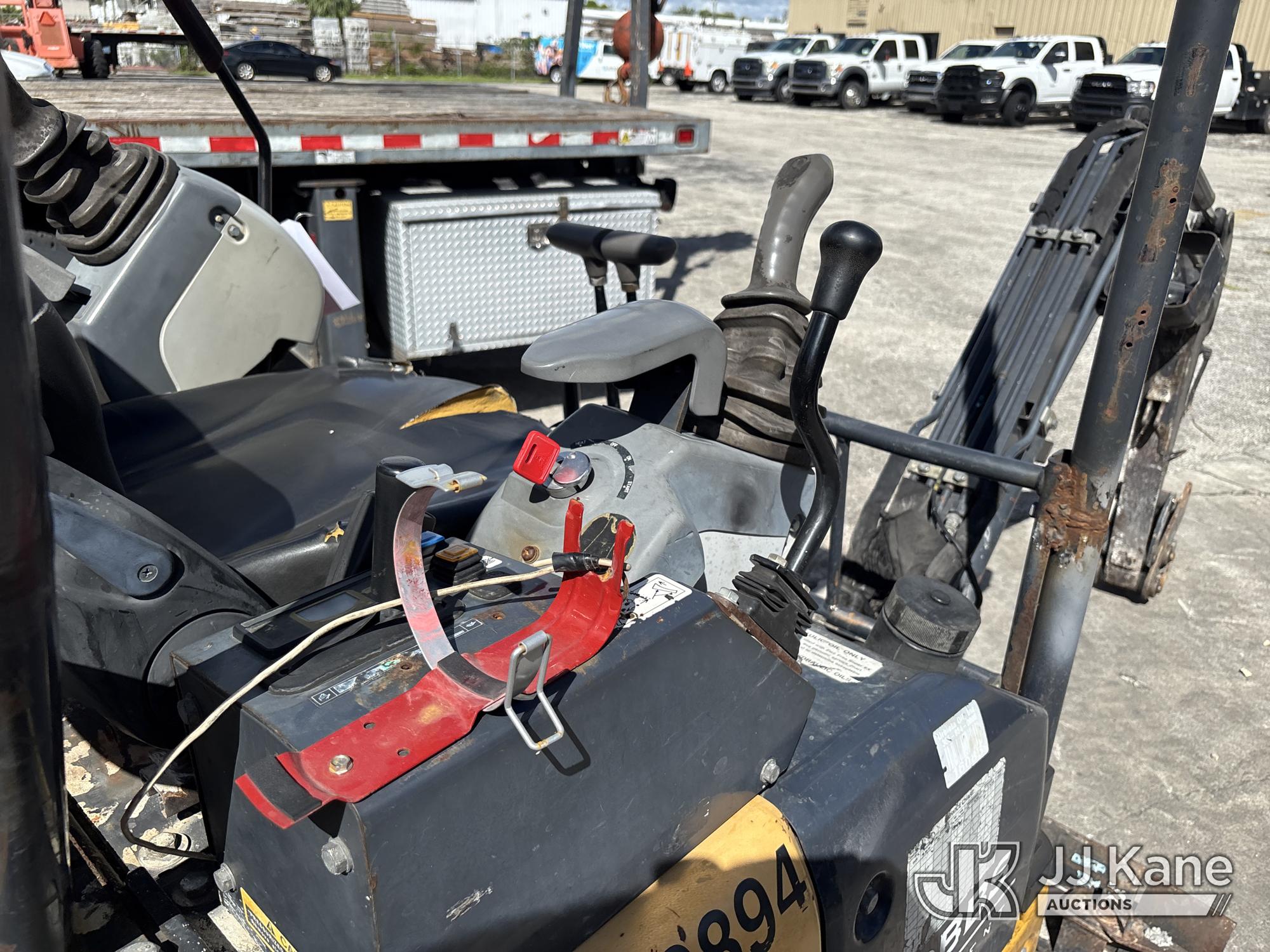 2018 John Deere 17G