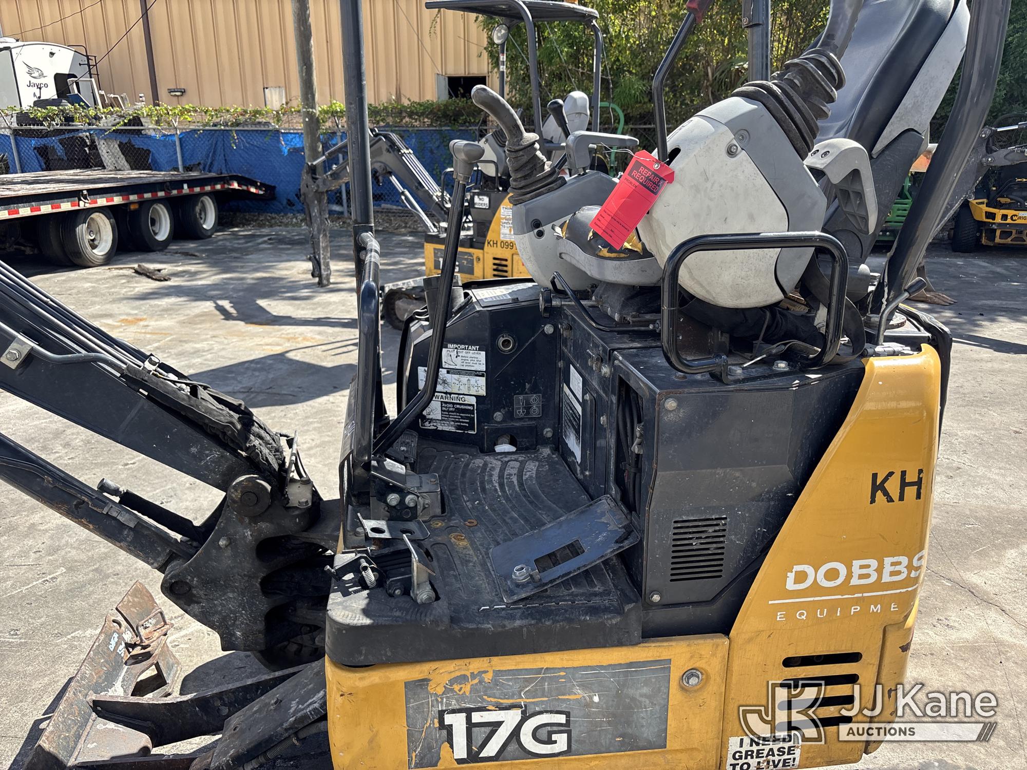 2018 John Deere 17G