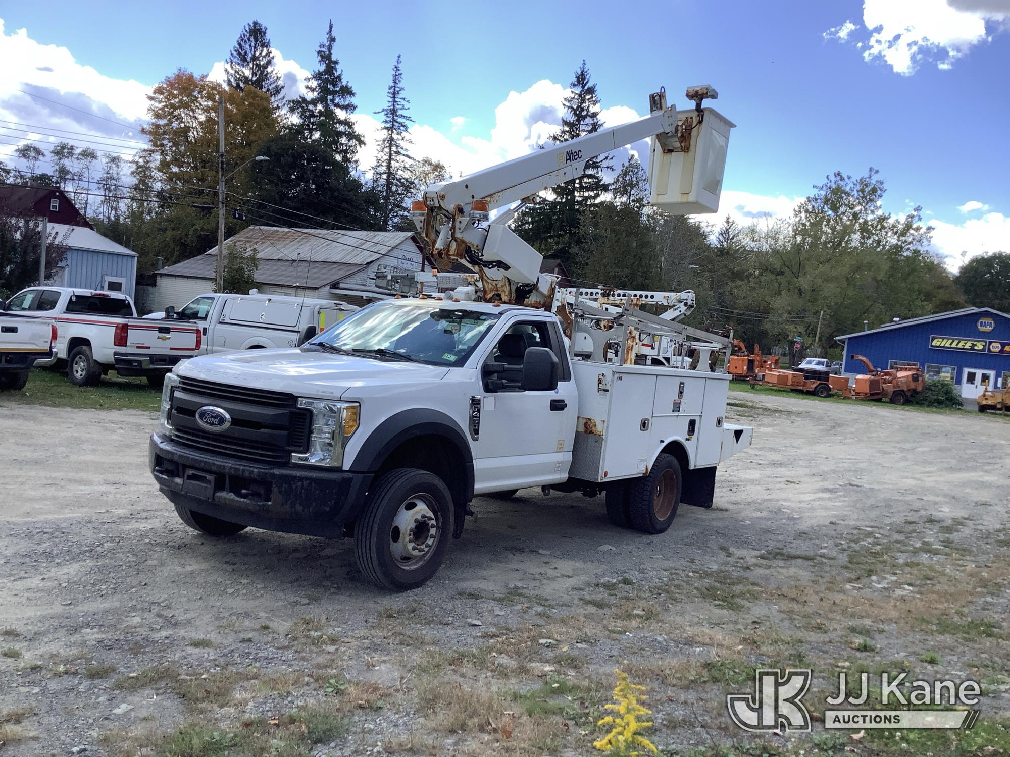 Altec AT200-A Telescopic Non-Insulated Bucket Truck On 2017 Ford F-450 SD Service Truck (1648530)