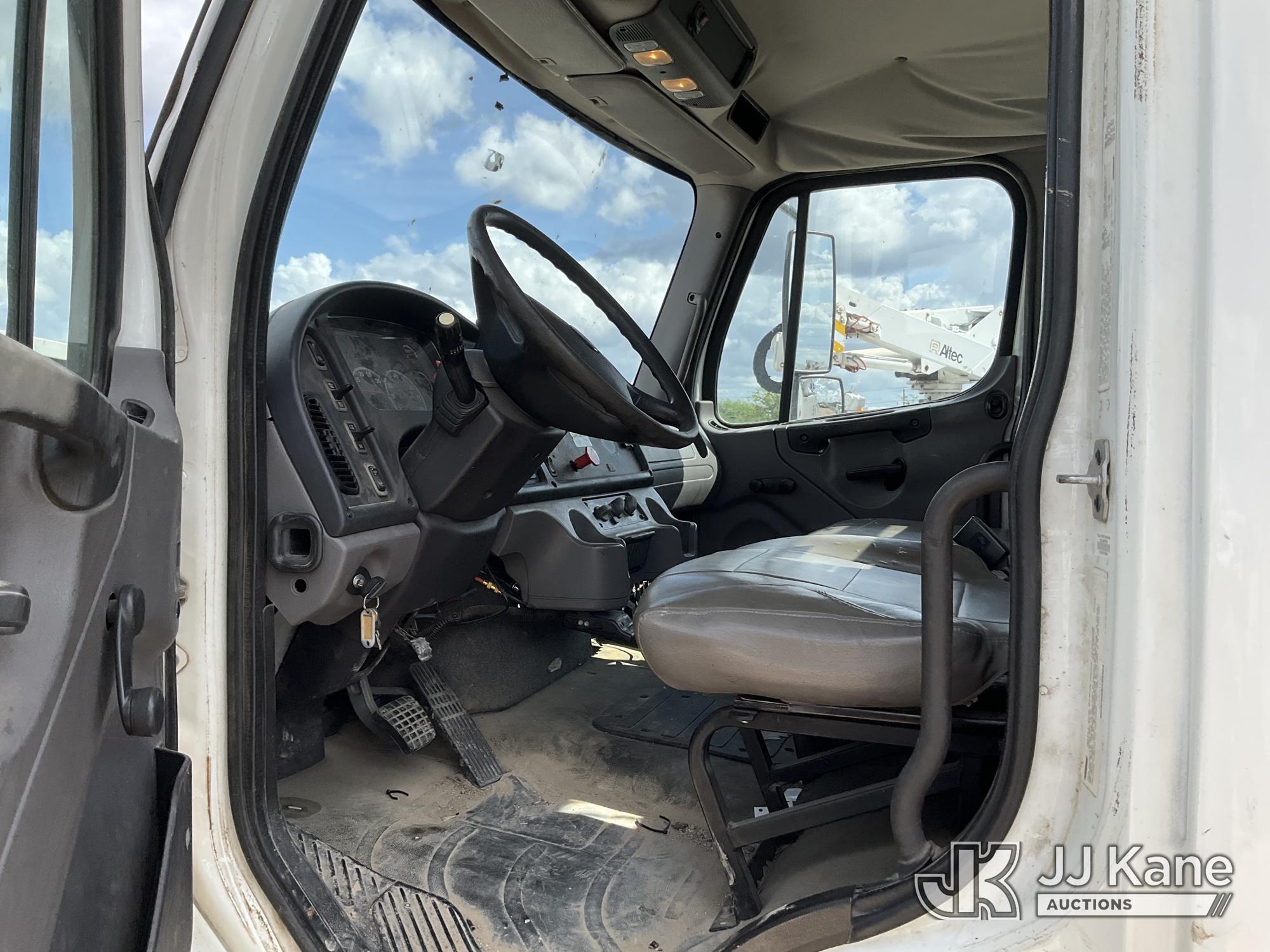 2015 Freightliner M2 106