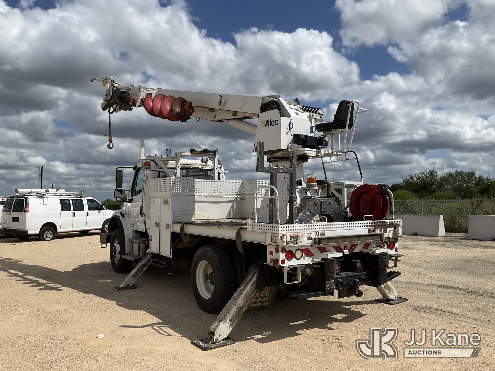 2013 Freightliner M2 106