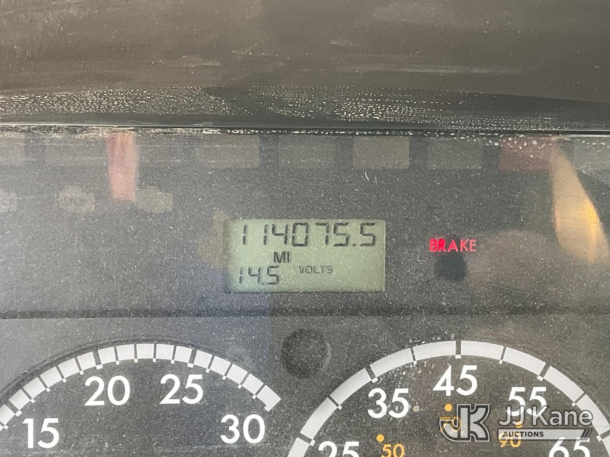 2013 Freightliner M2 106