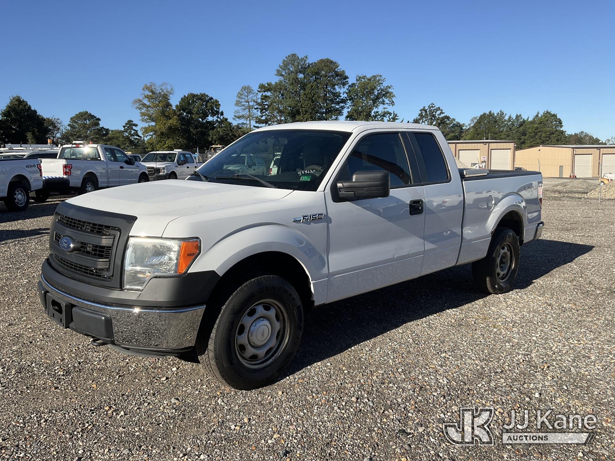 2013 Ford F150 4x4 Extended-Cab Pickup Truck (1648657)