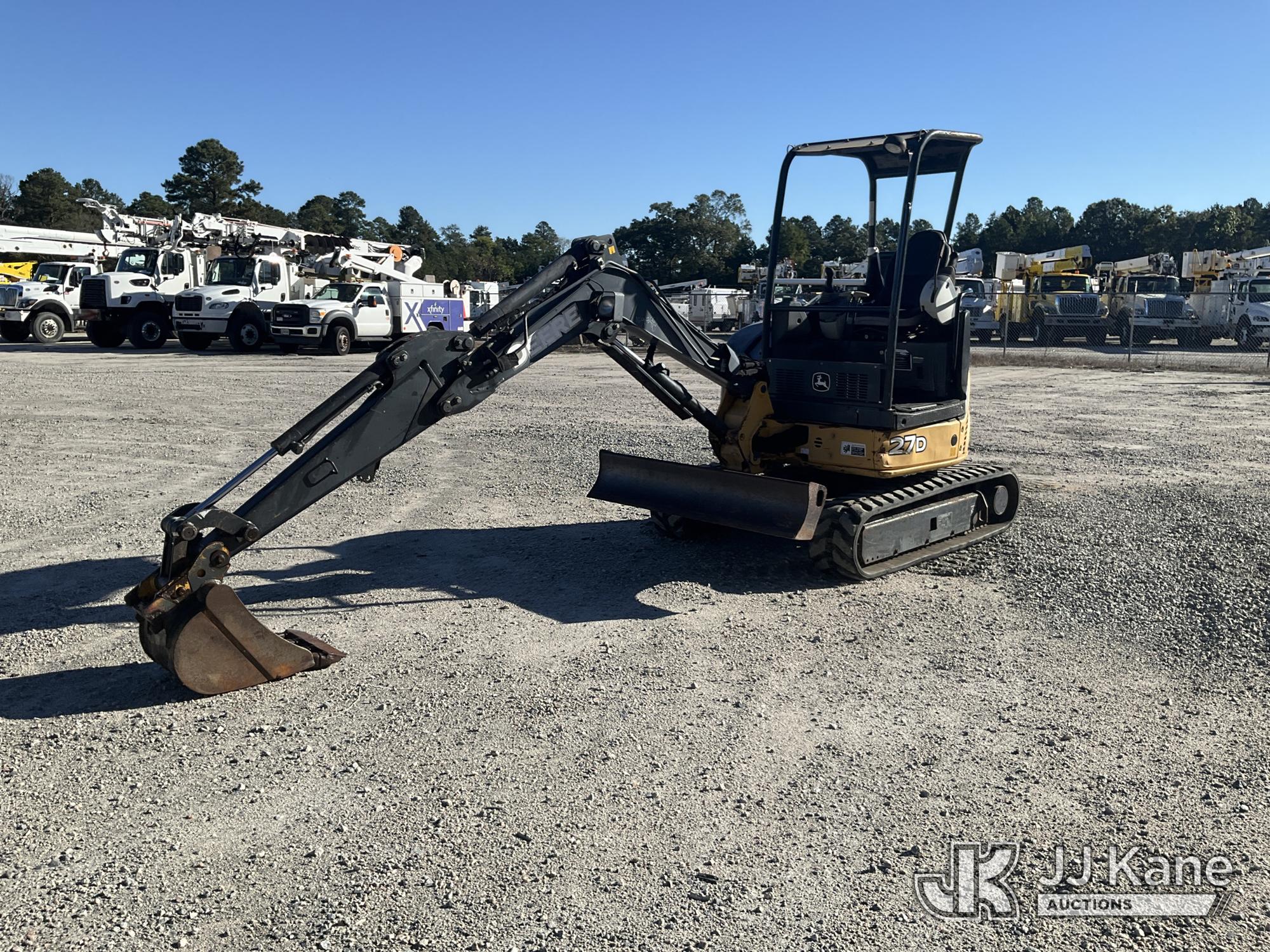 Photo of 2015 John Deere 27D