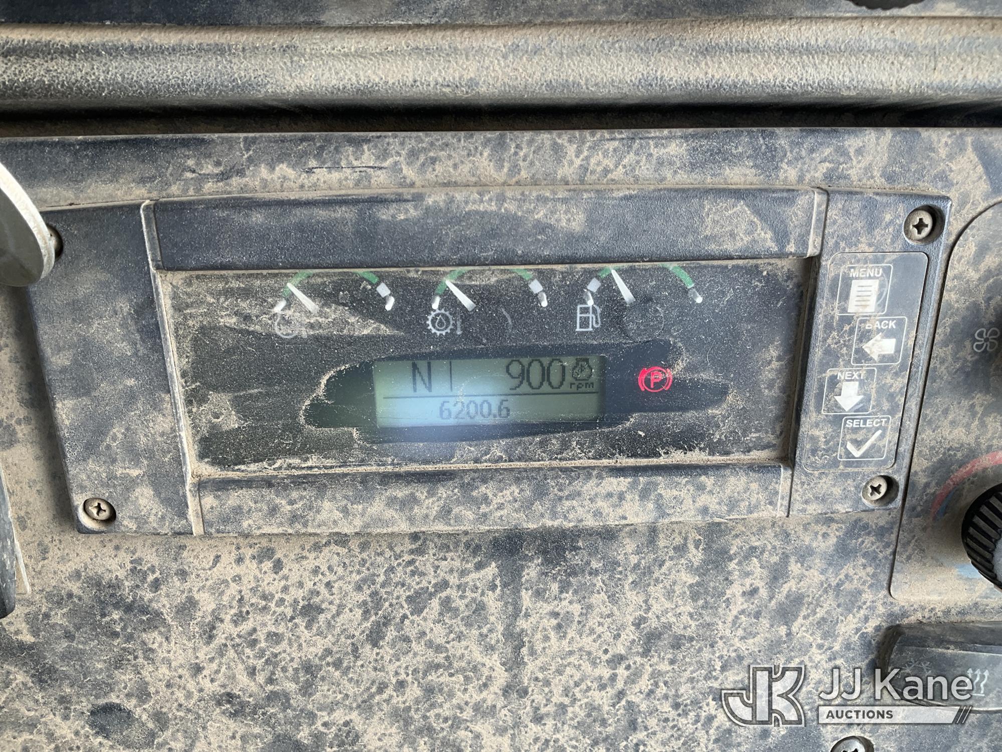 2010 John Deere 410J 4X4