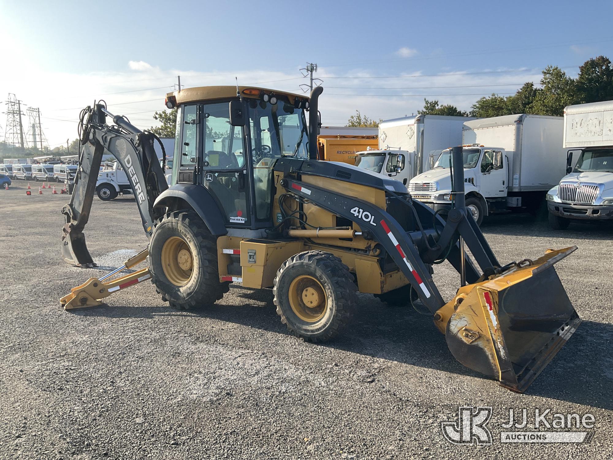 2016 John Deere 410L 4X4