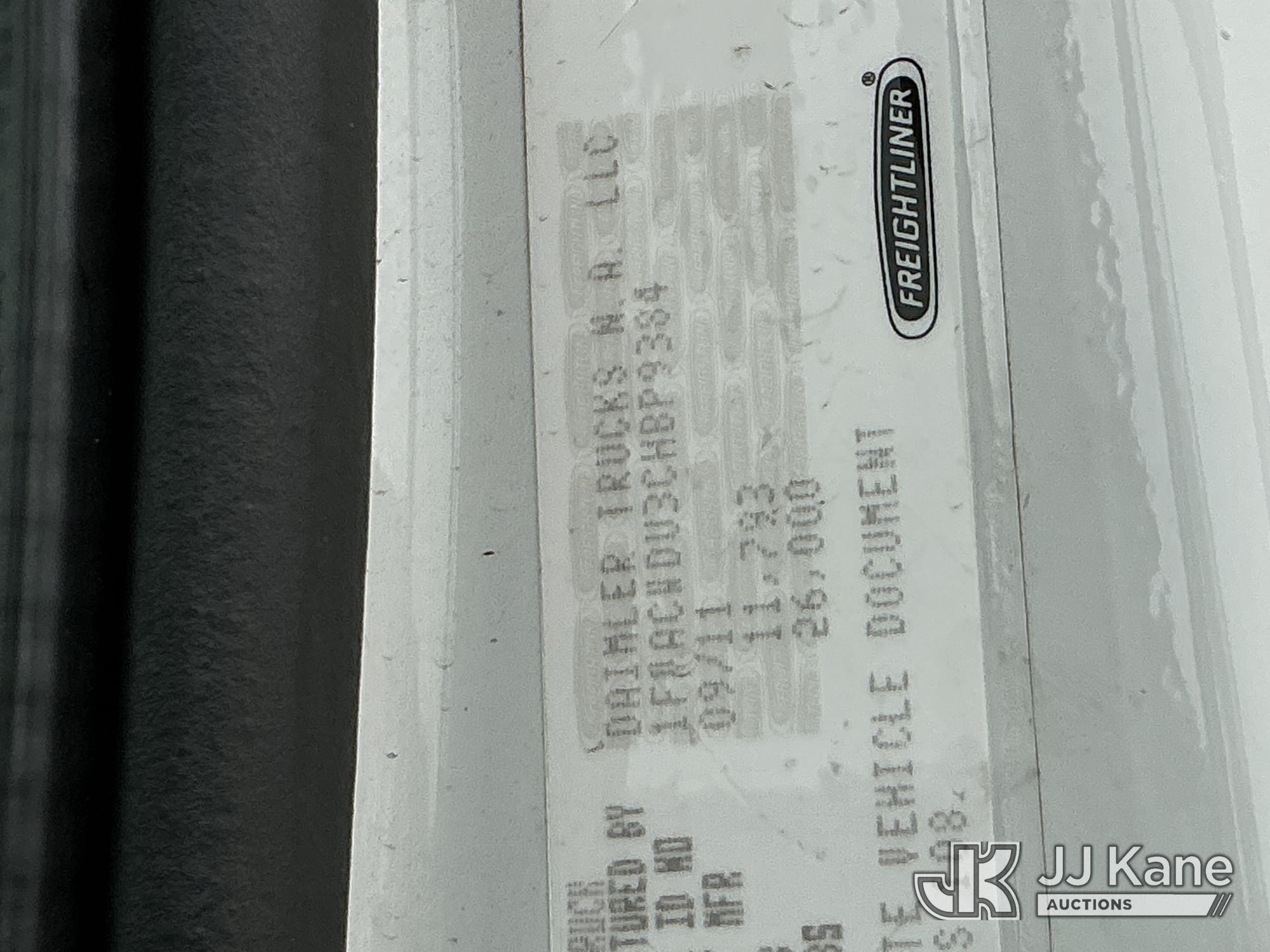 2012 Freightliner M2 106