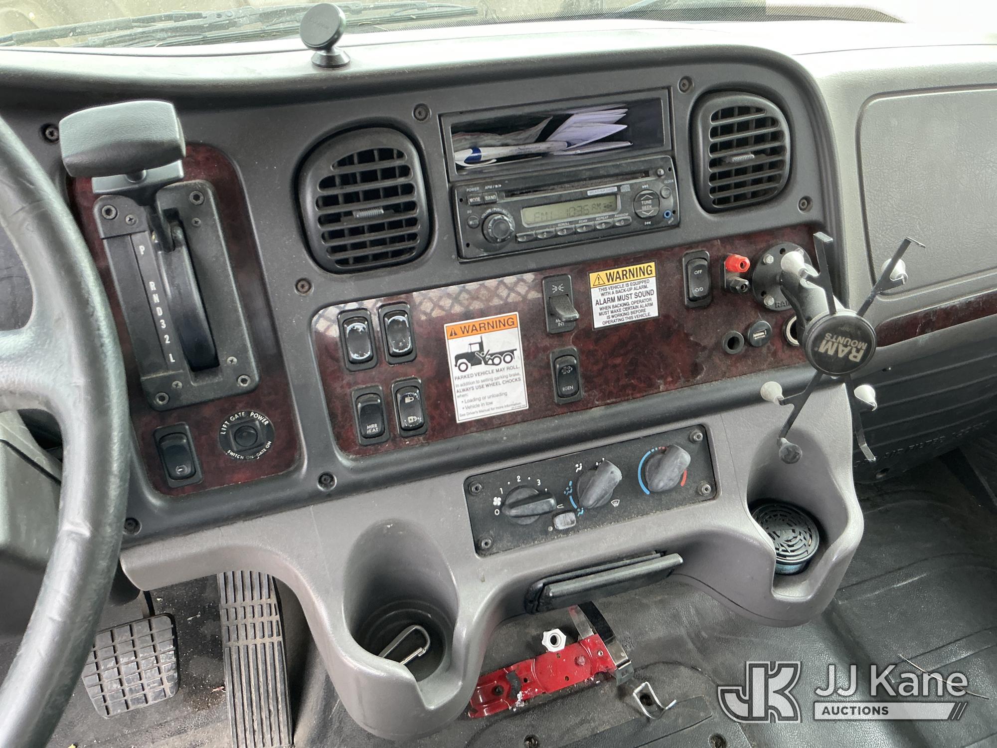 2012 Freightliner M2 106