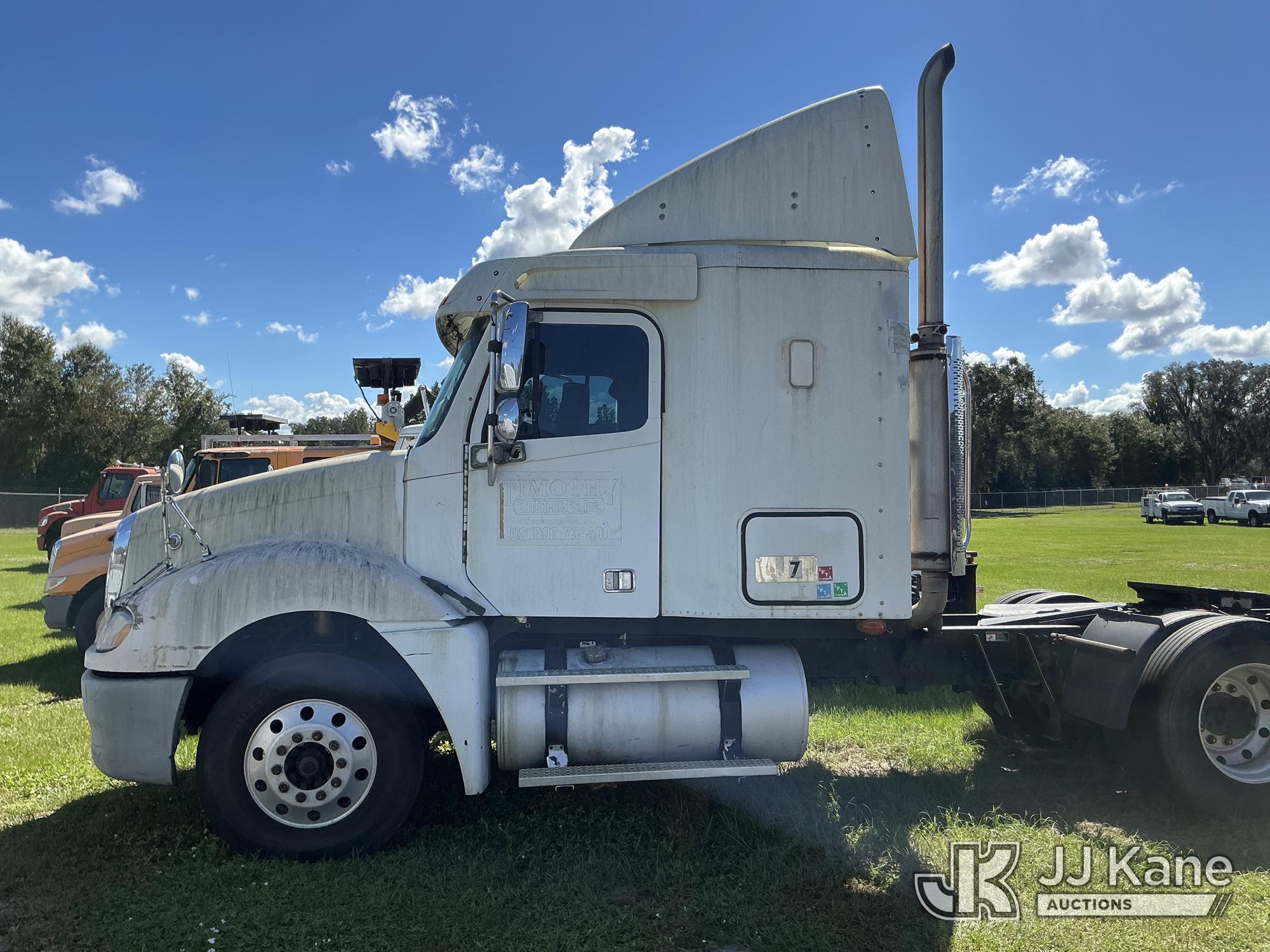 Photo of 2004 Freightliner Columbia 120