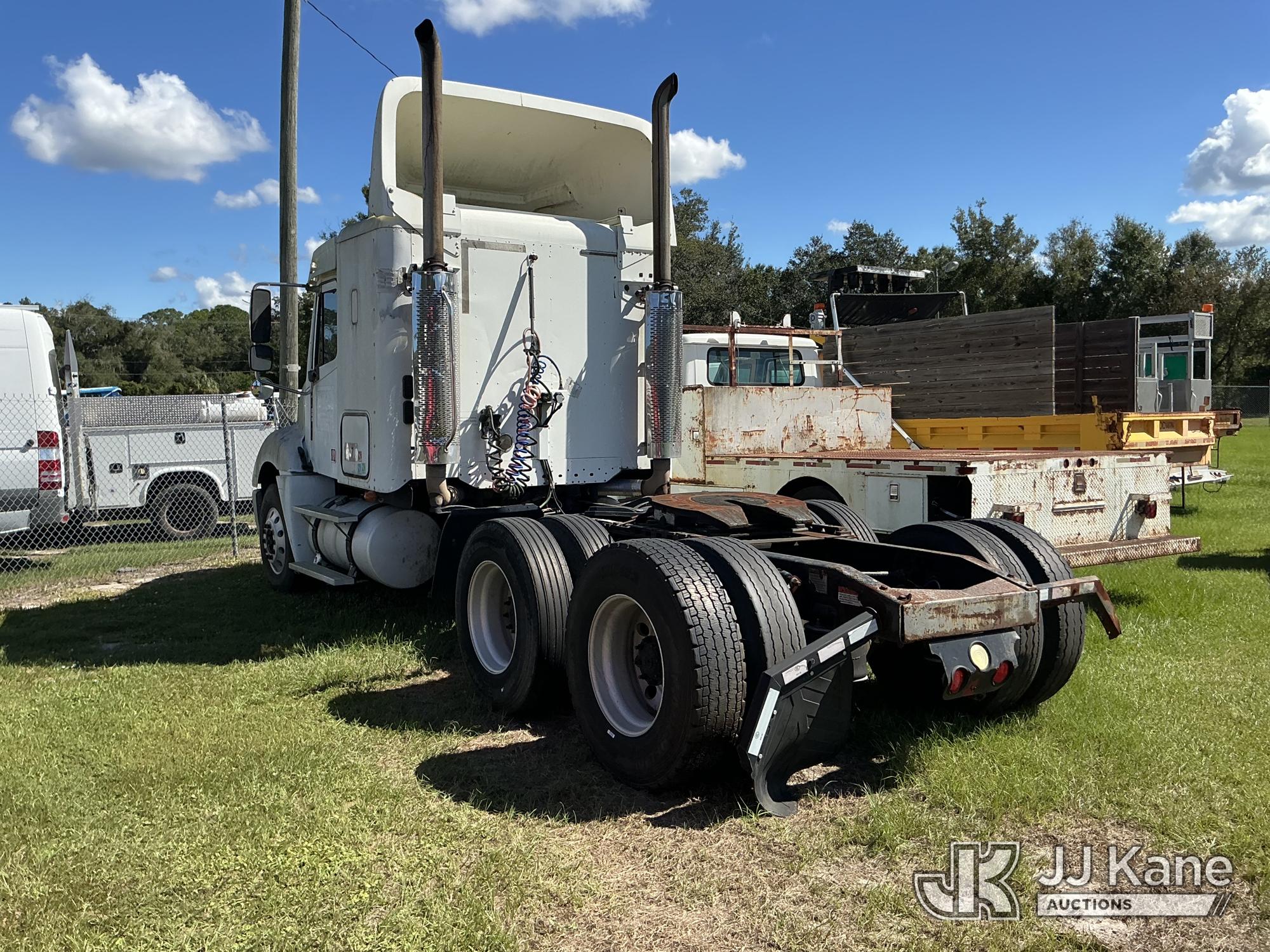 2004 Freightliner COLUMBIA 120