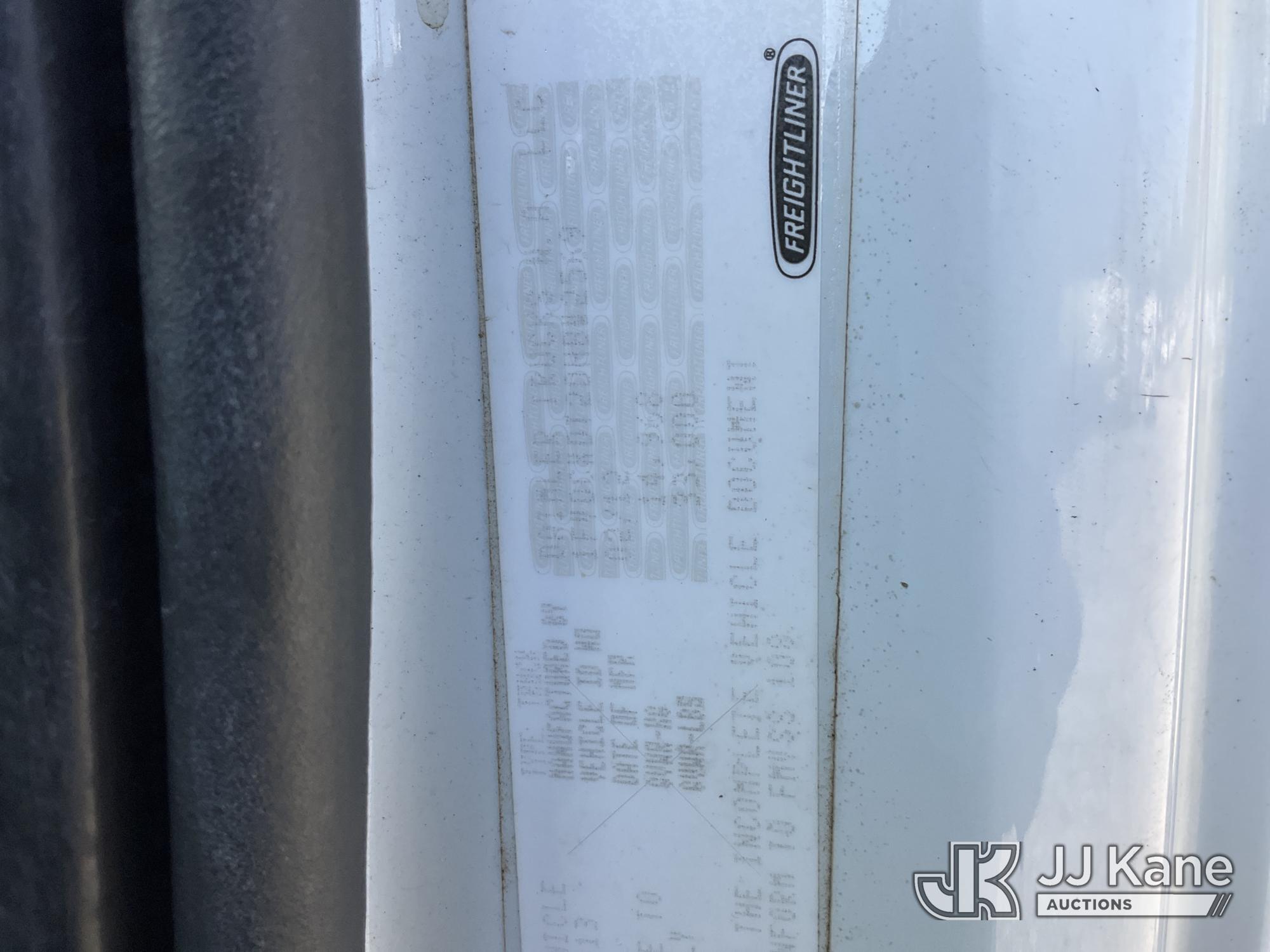 2013 Freightliner M2 106